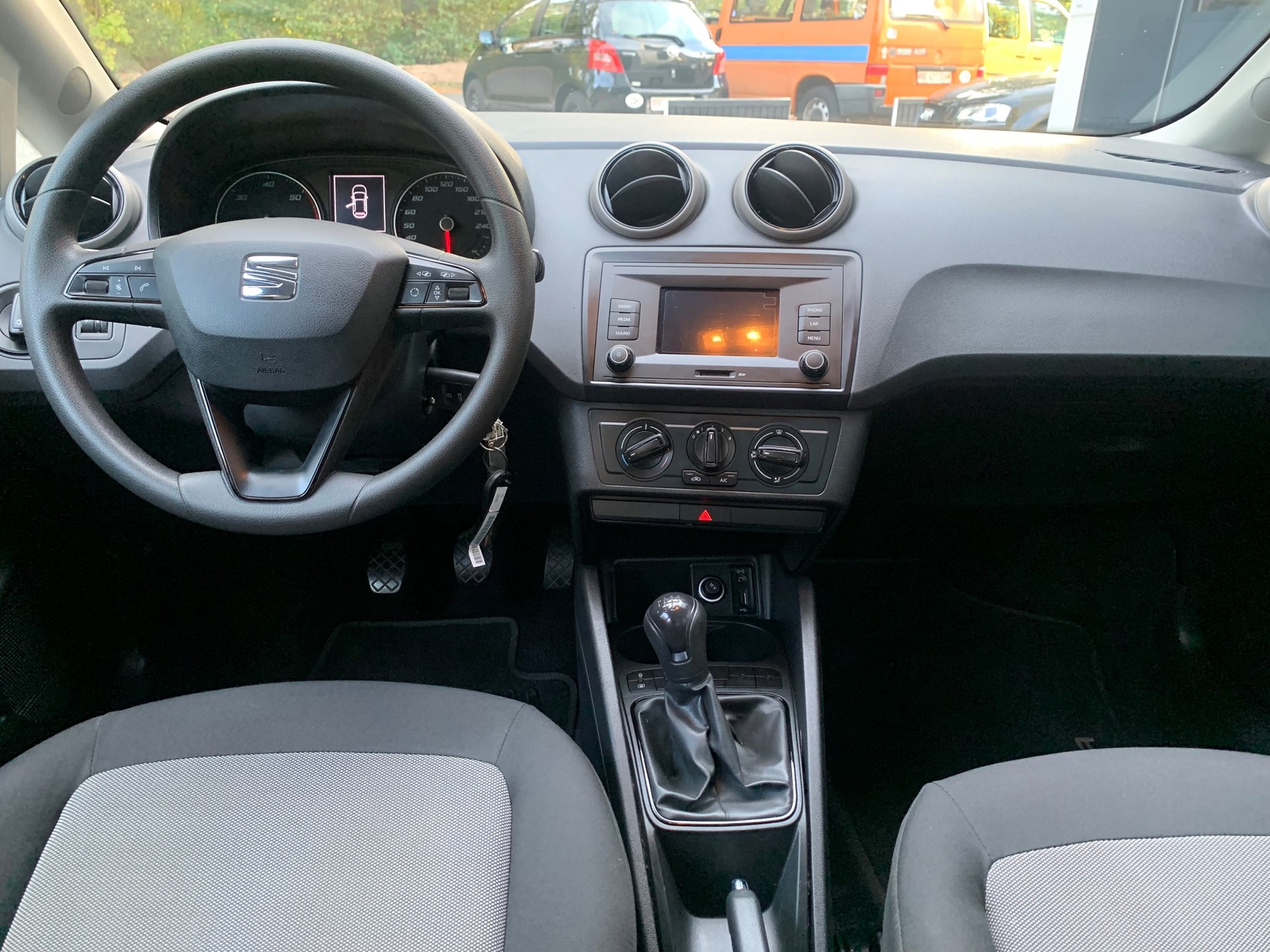 SEAT Ibiza 1.4 TDI Style Connect-image-8