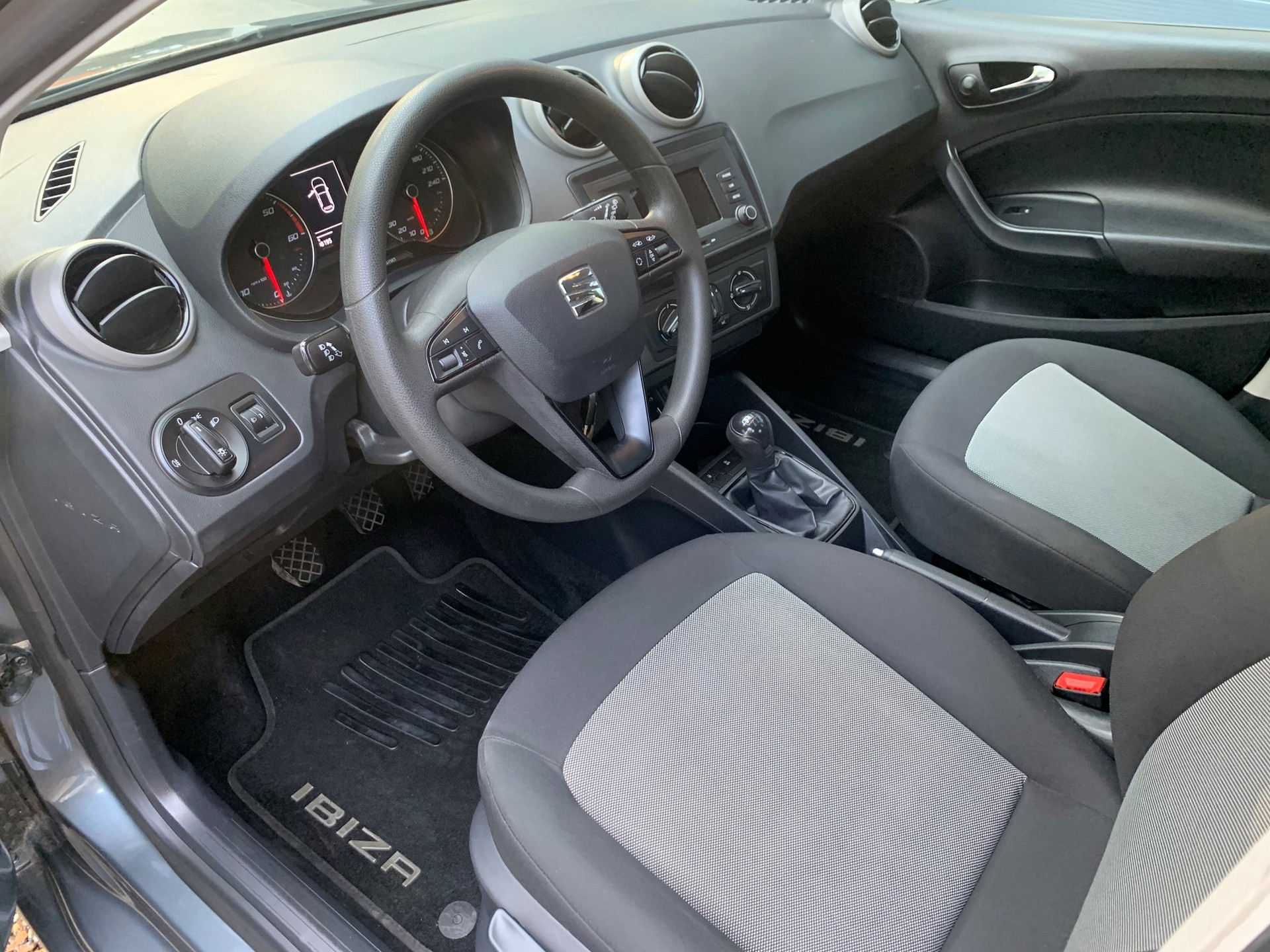 SEAT Ibiza 1.4 TDI Style Connect-image-9