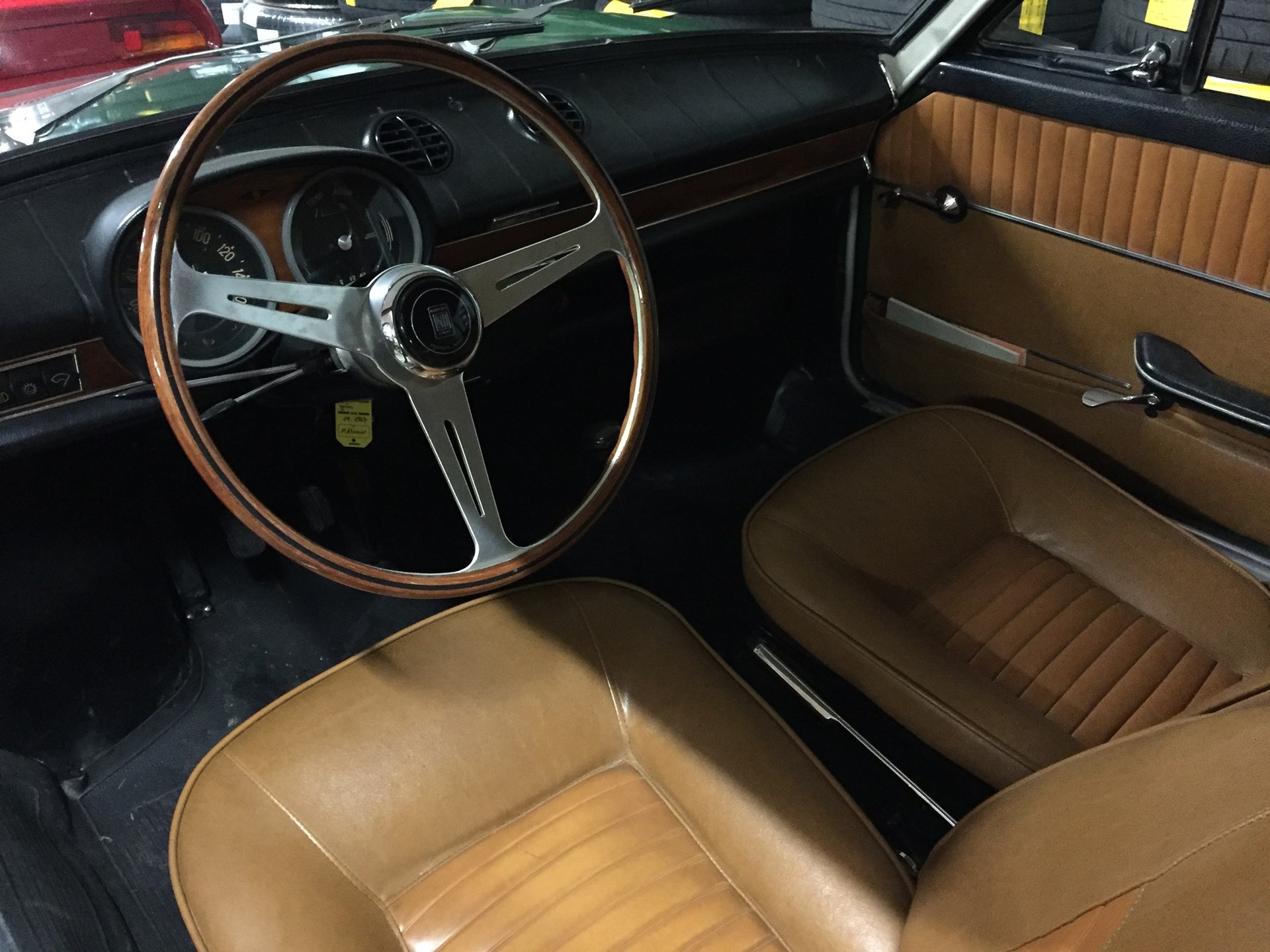 FIAT 850 Coupé-image-2