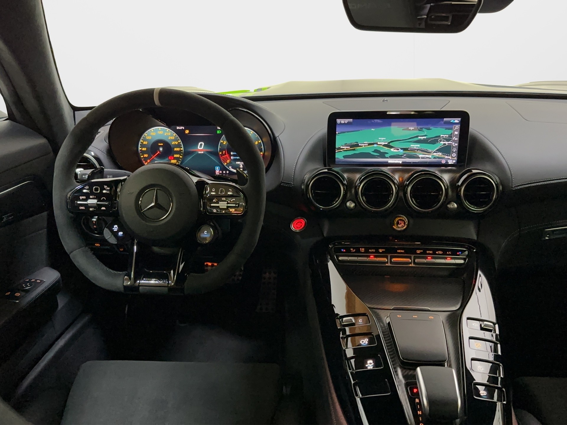 MERCEDES-BENZ AMG GT R PRO Speedshift DCT-image-17