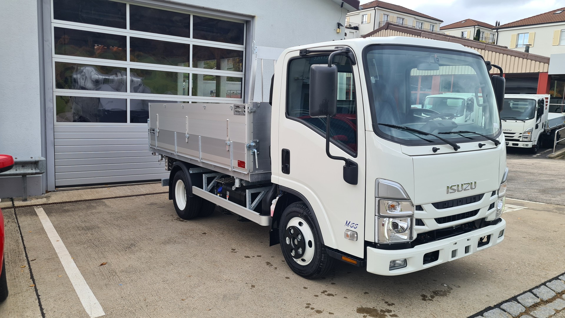 ISUZU M55 40Km/h-image-2