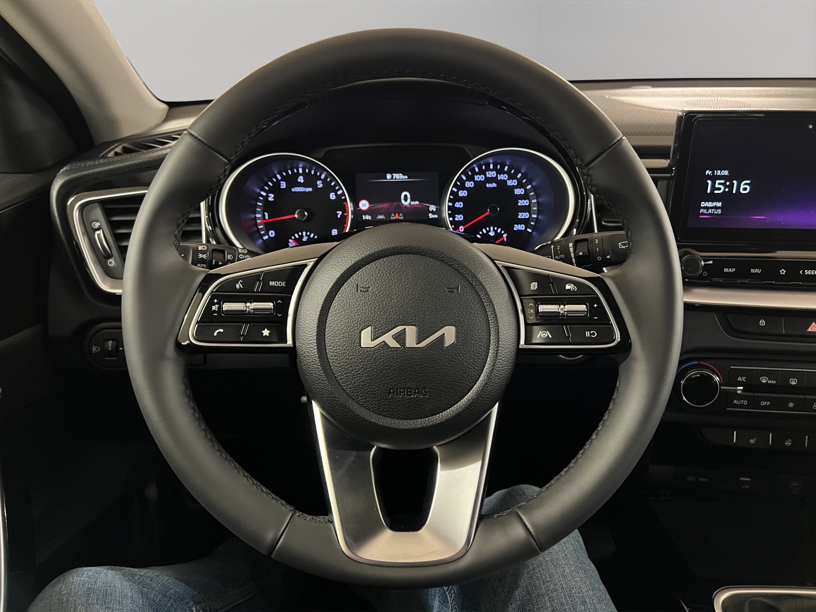 KIA Ceed 1.5 T Power-image-6