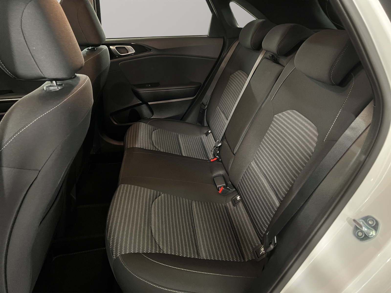 KIA Ceed 1.5 T Power-image-8