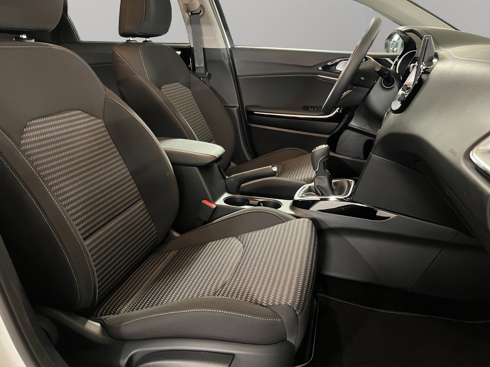 KIA Ceed 1.5 T Power-image-11