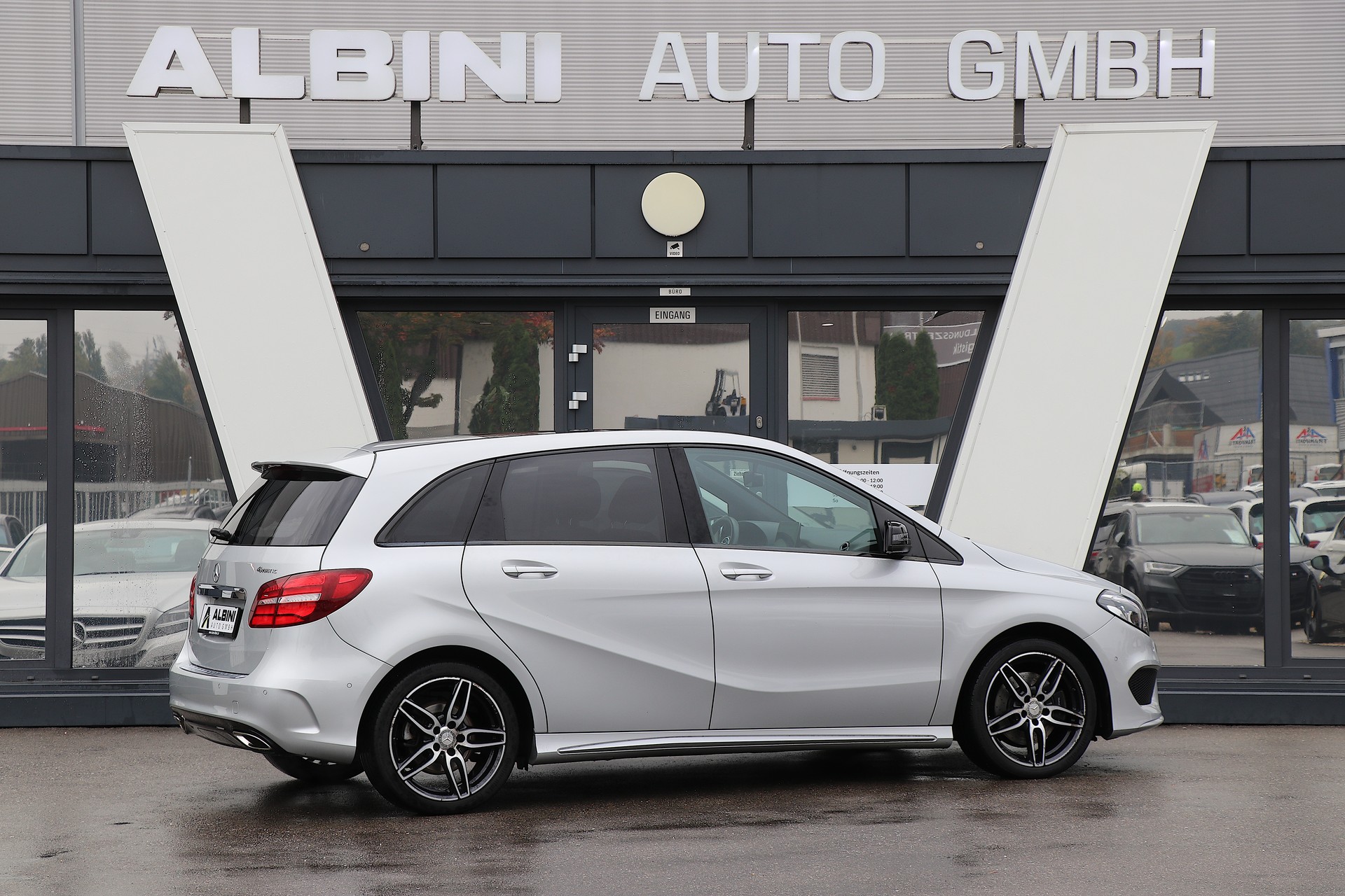 MERCEDES-BENZ B 220 AMG Line 4Matic 7G-DCT-image-2