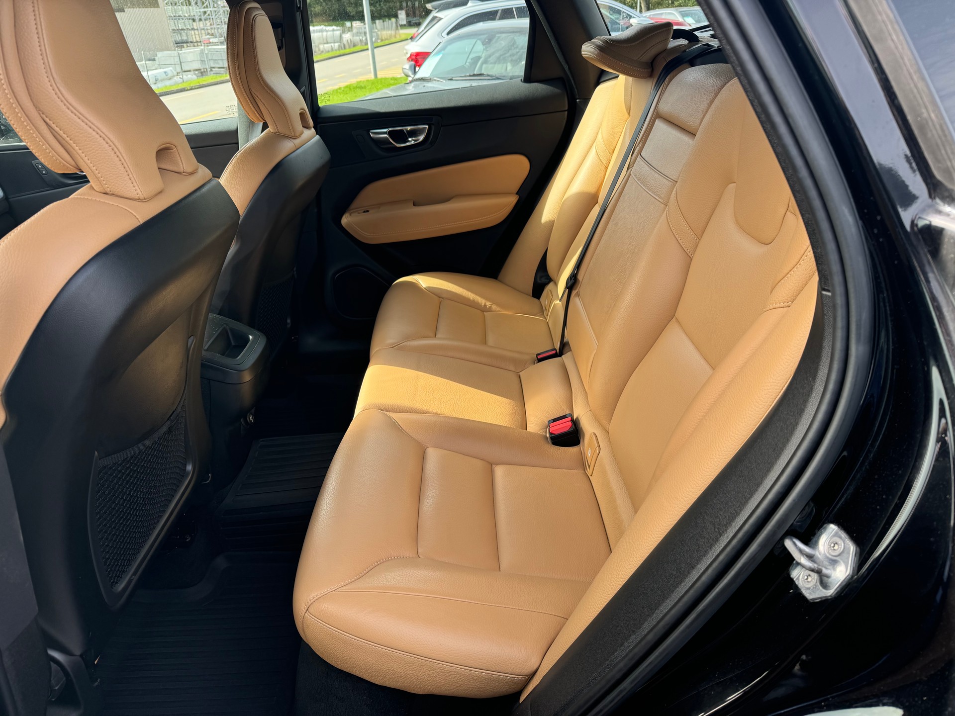 VOLVO XC60 D4 AWD Momentum Geartronic-image-7