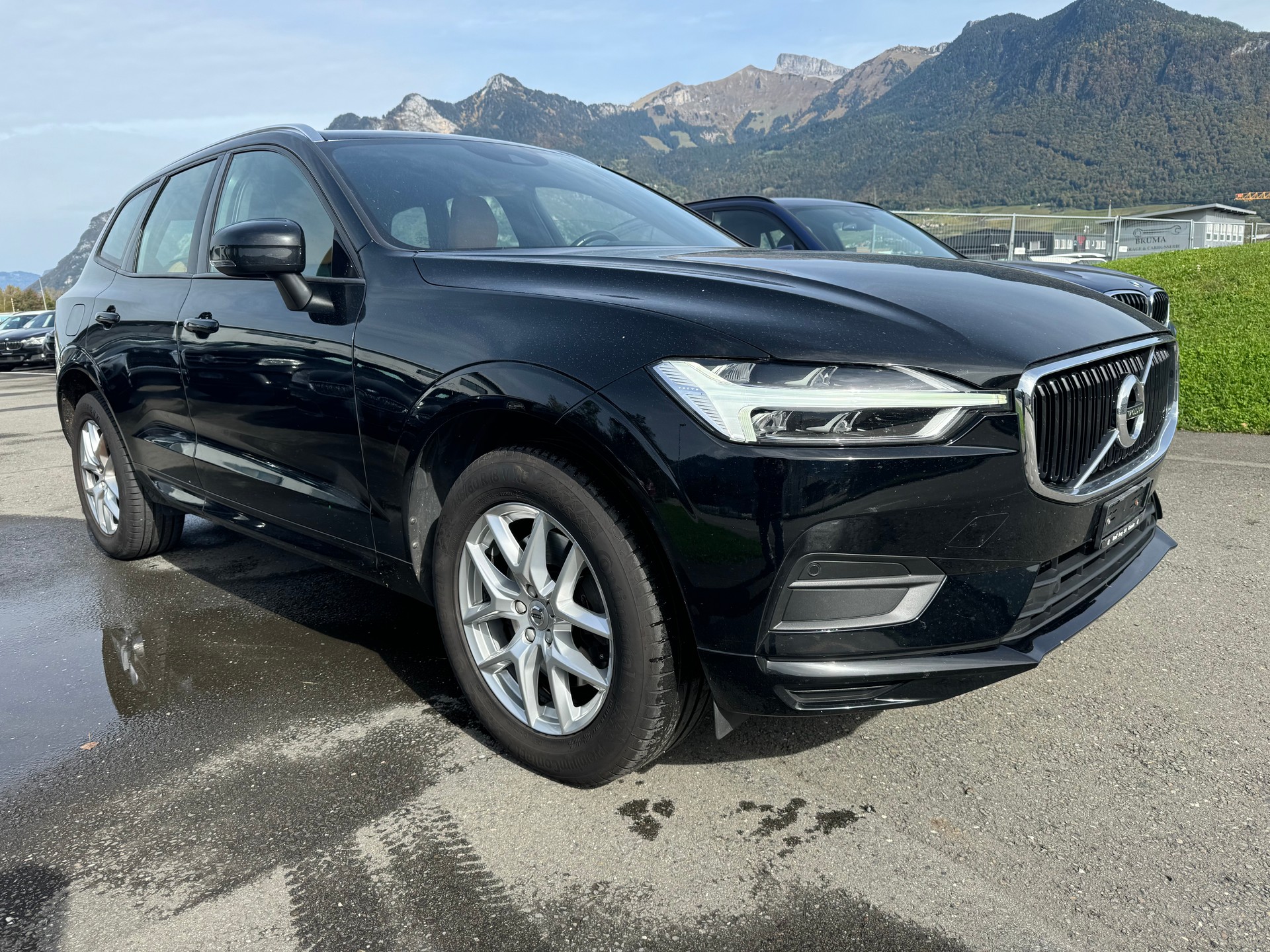 VOLVO XC60 D4 AWD Momentum Geartronic-image-2