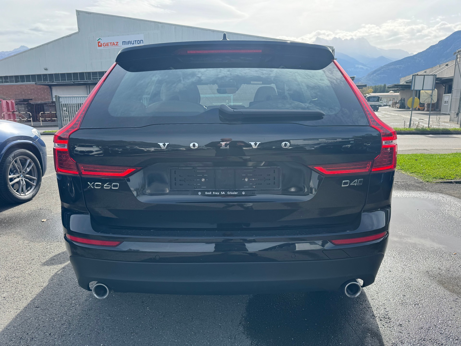VOLVO XC60 D4 AWD Momentum Geartronic-image-4
