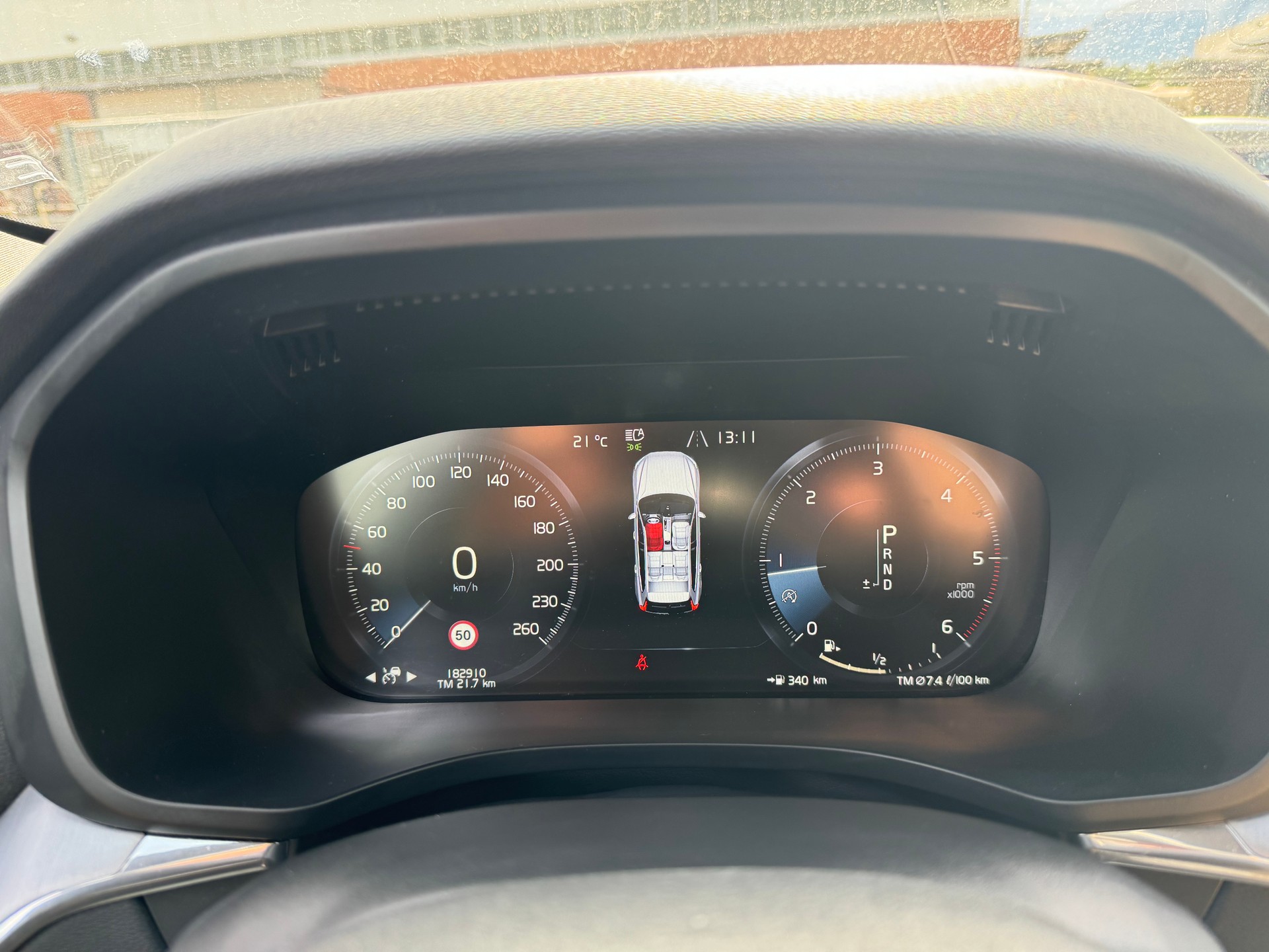 VOLVO XC60 D4 AWD Momentum Geartronic-image-12