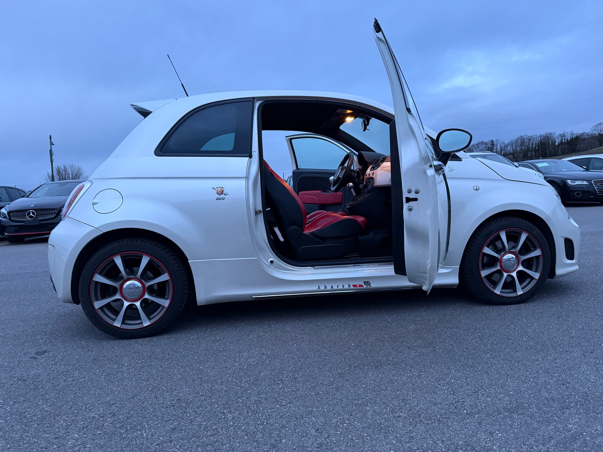 FIAT 500 1.4 16V Turbo Abarth-image-3
