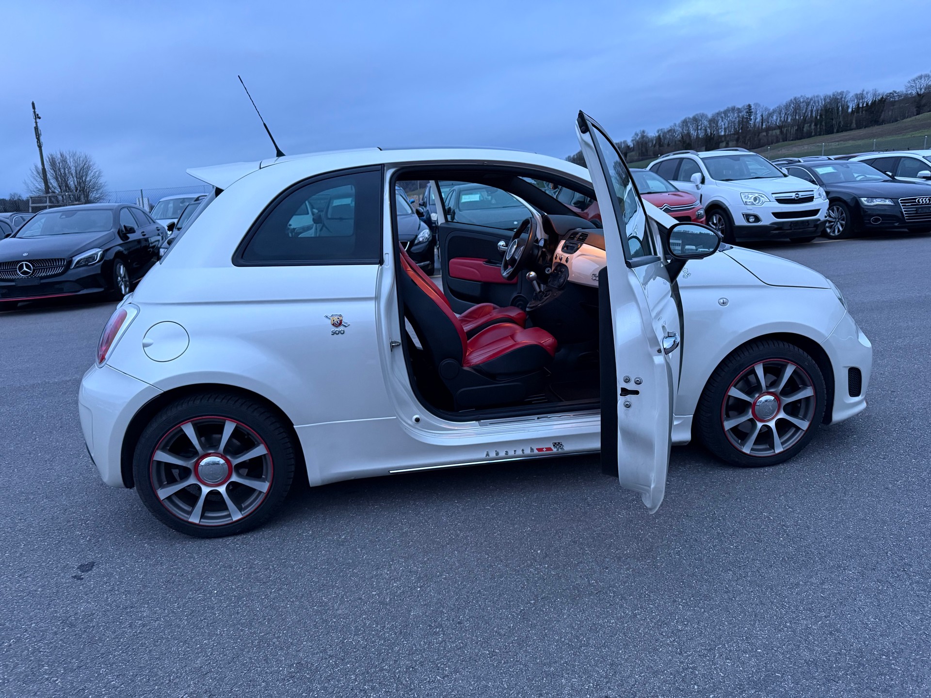 FIAT 500 1.4 16V Turbo Abarth-image-2