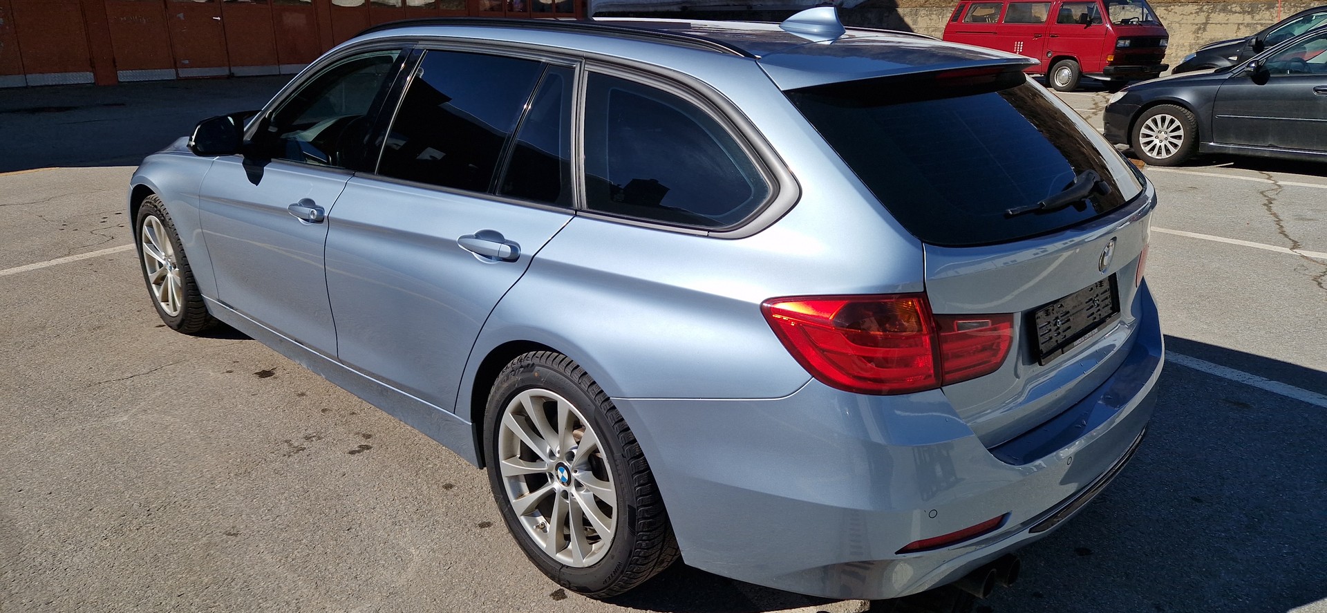 BMW 335d xDrive Touring Steptronic-image-2