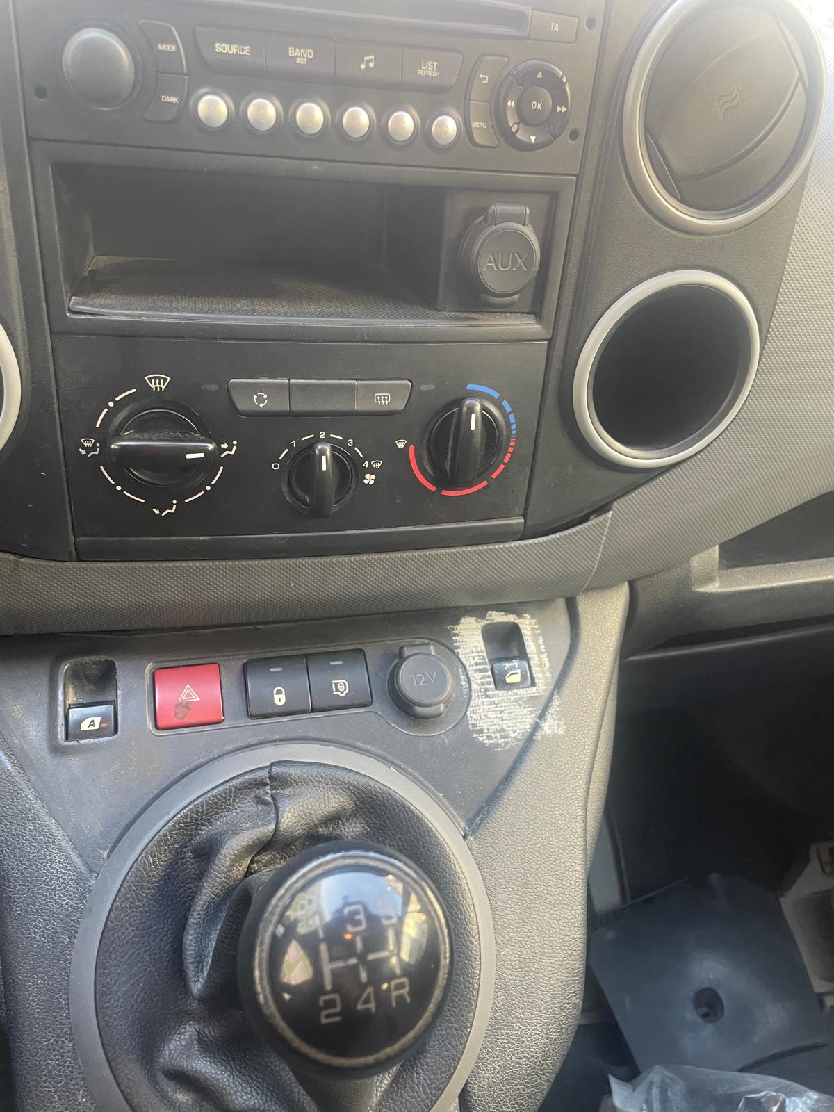PEUGEOT Partner 1.6 VTi Access-image-11