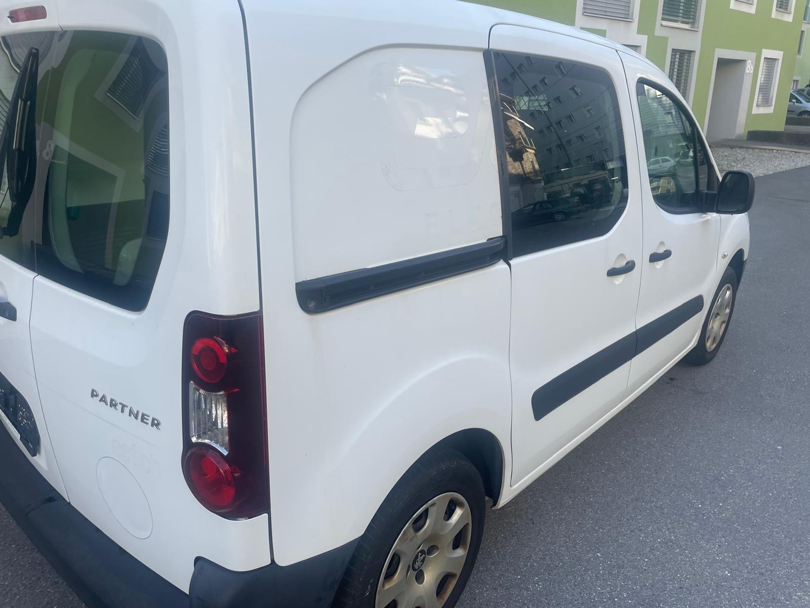 PEUGEOT Partner 1.6 VTi Access-image-3