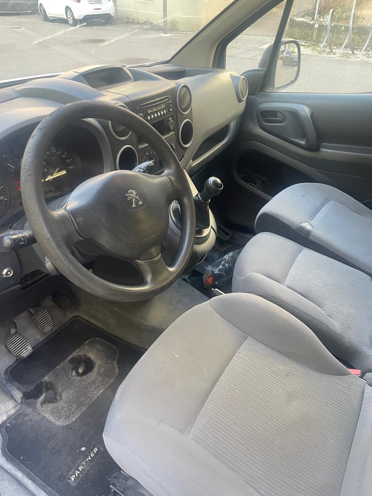 PEUGEOT Partner 1.6 VTi Access-image-9