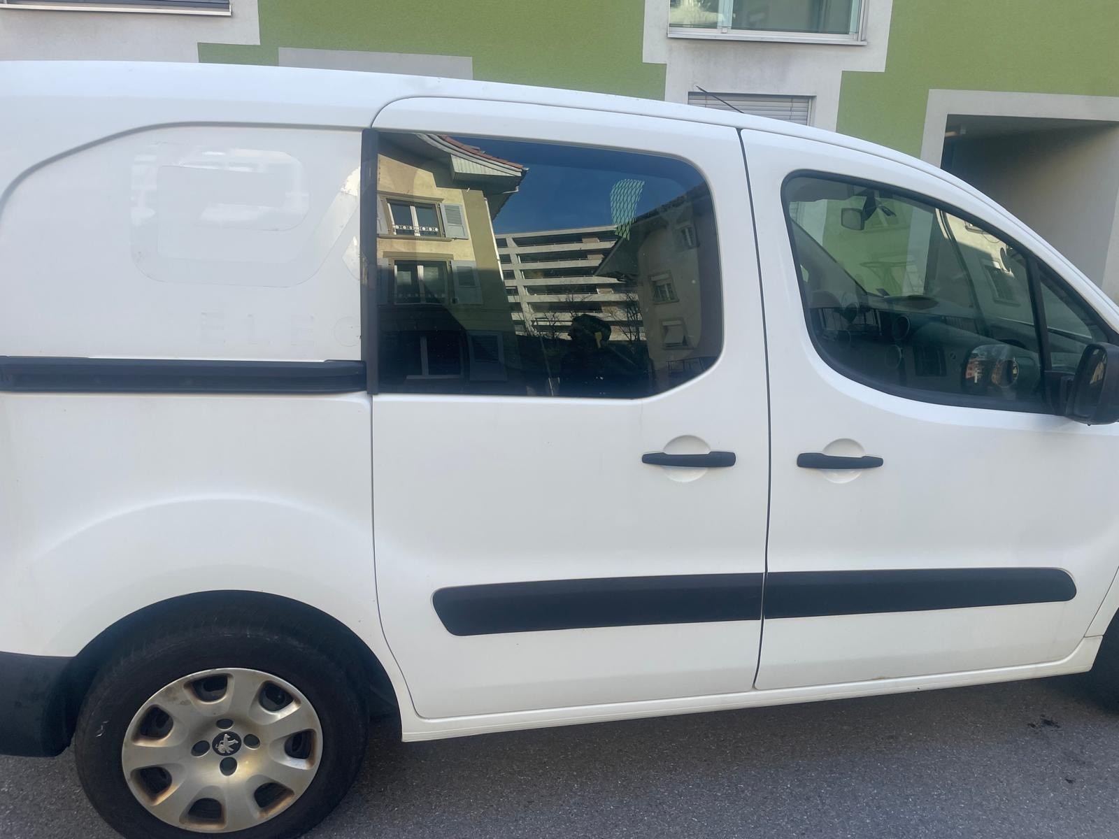 PEUGEOT Partner 1.6 VTi Access-image-7
