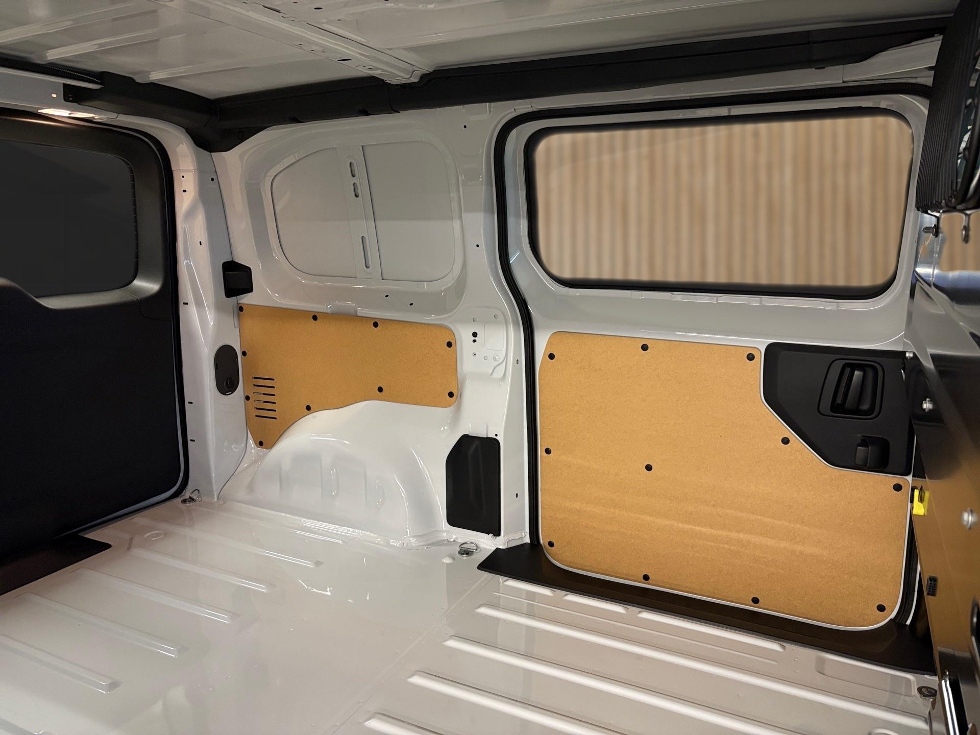 TOYOTA Proace 1.5D Panel Van Medium Active-image-13