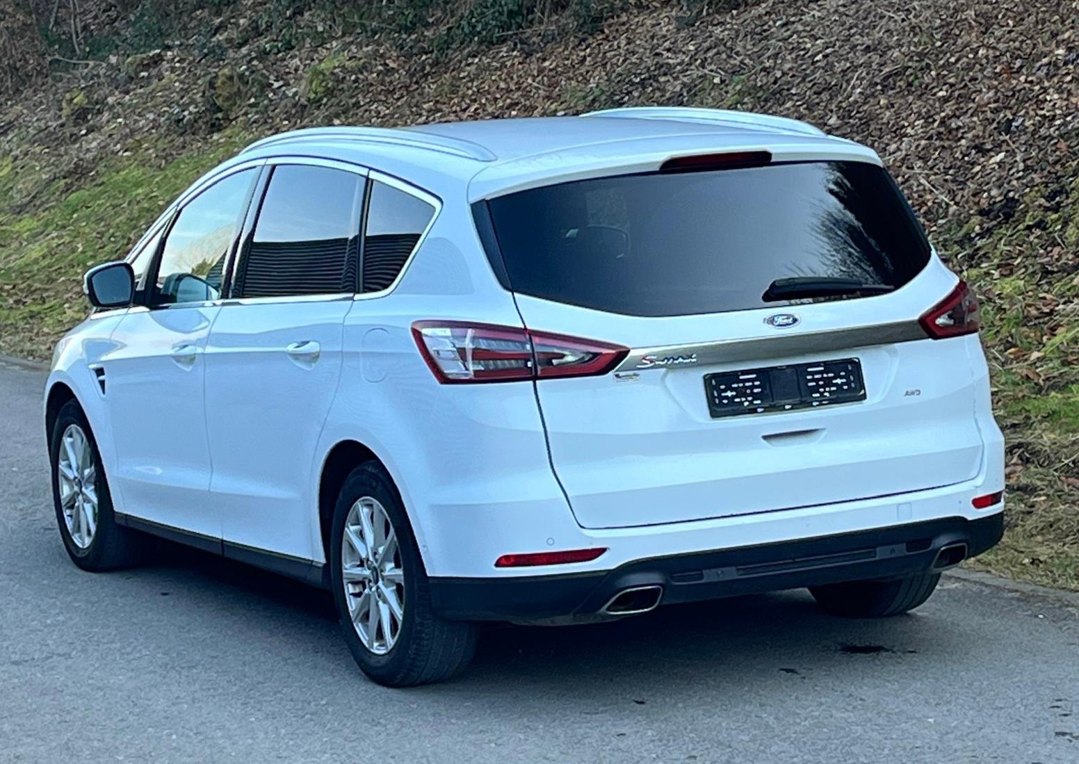 FORD S-Max 2.0 TDCi Titanium AWD PowerShift-image-3