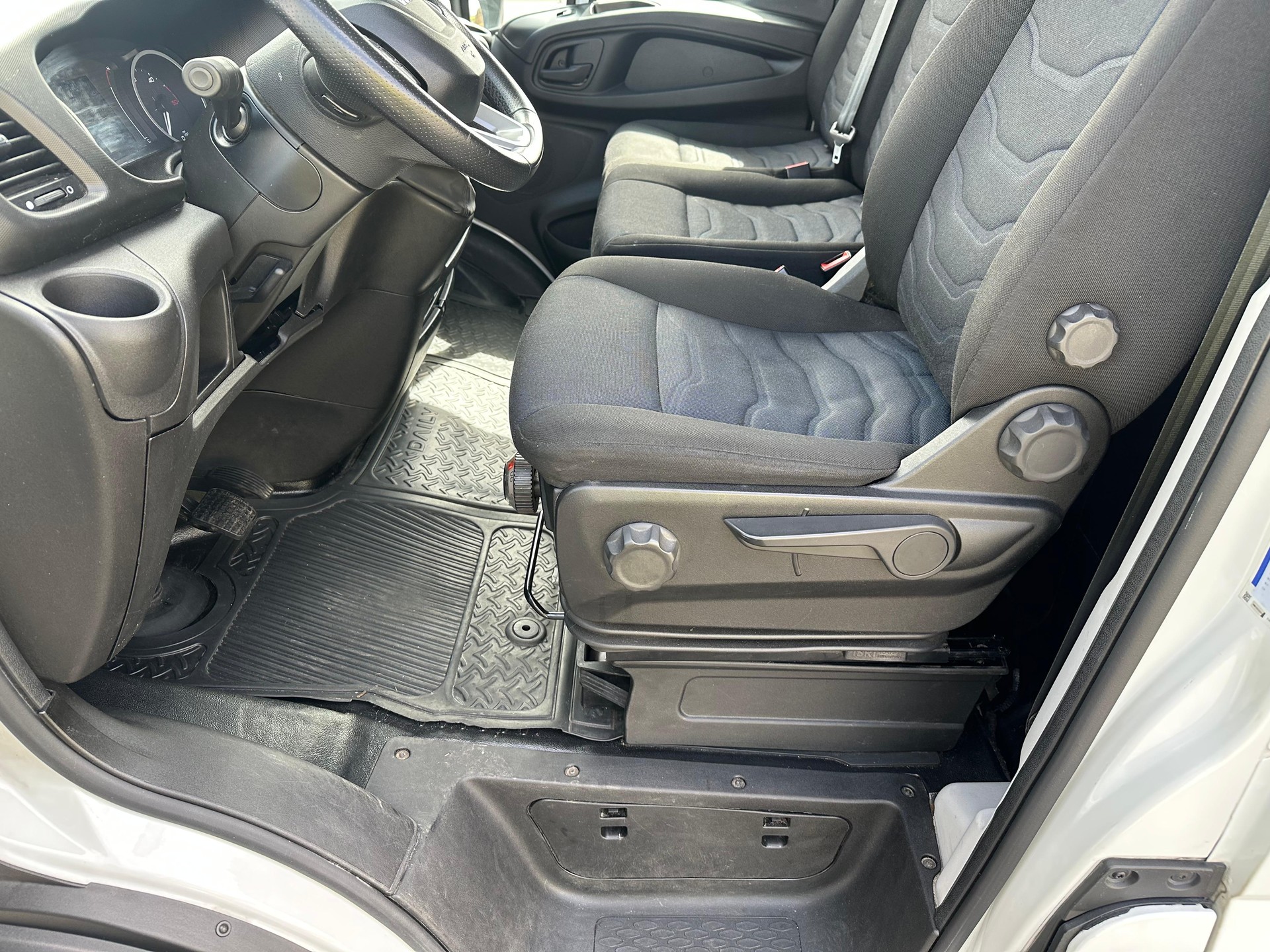 IVECO 35 S 16H A8 V-image-21