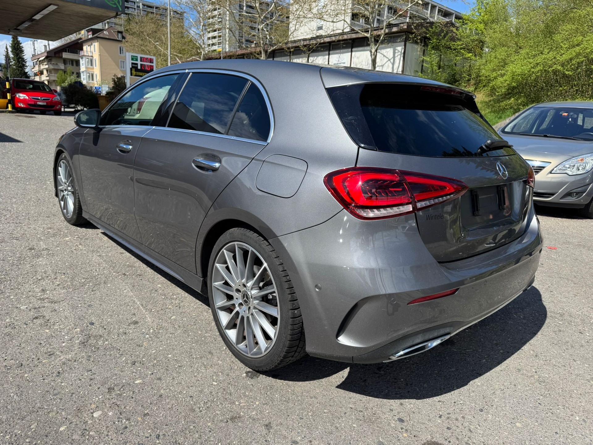 MERCEDES-BENZ A 180 d-image-4