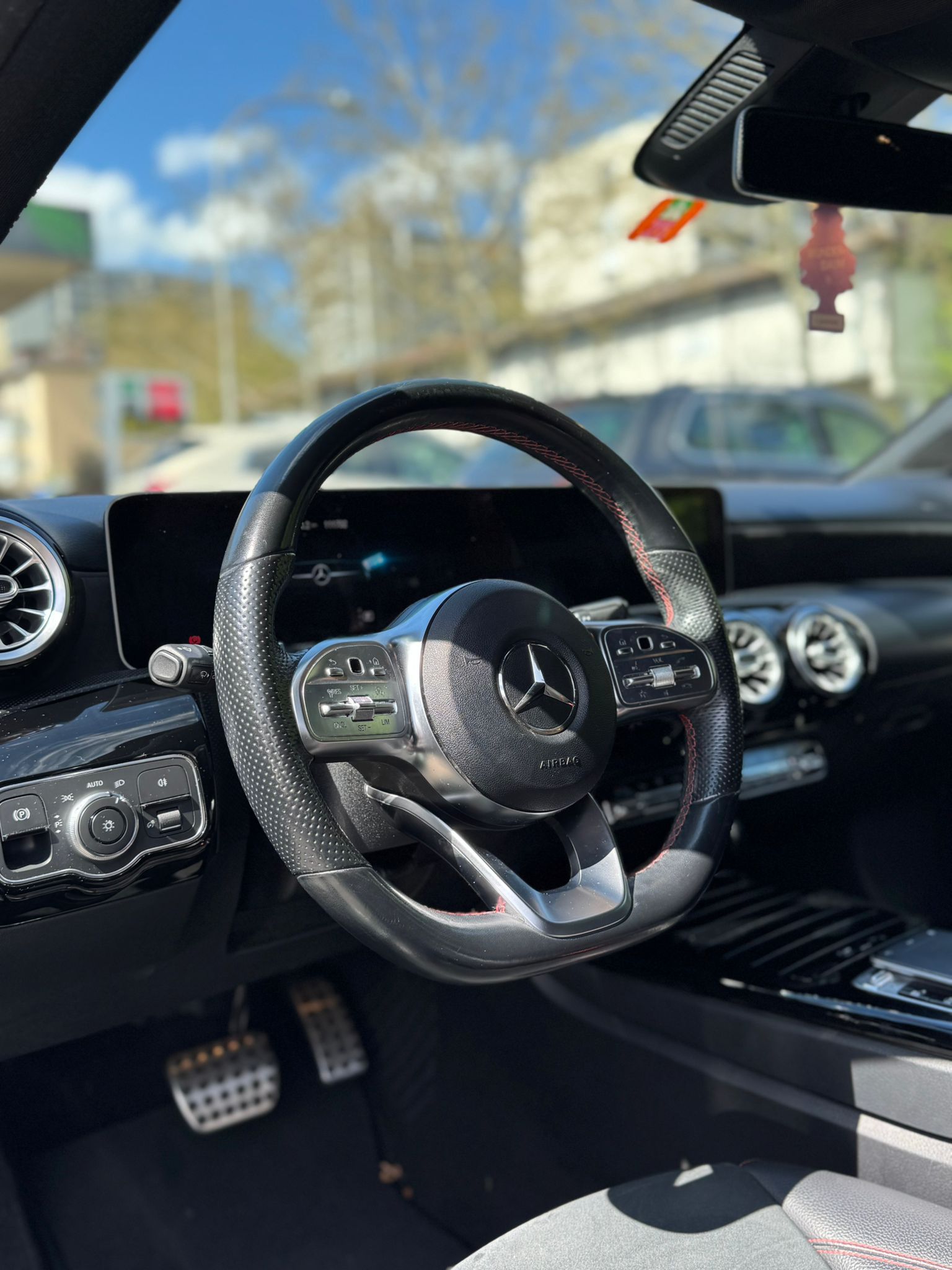 MERCEDES-BENZ A 180 d-image-10