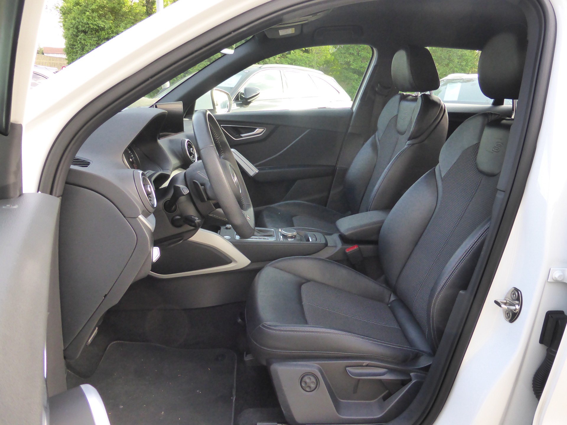 AUDI Q2 40 TFSI Sport quattro S-tronic-image-11