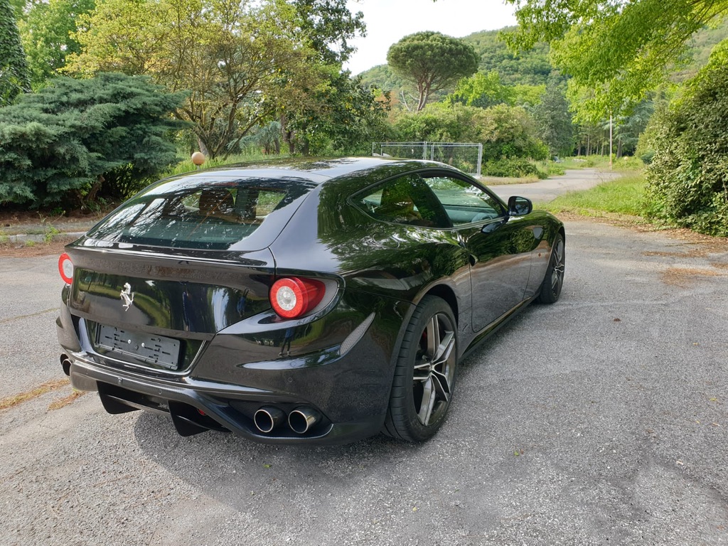 FERRARI FF-image-1
