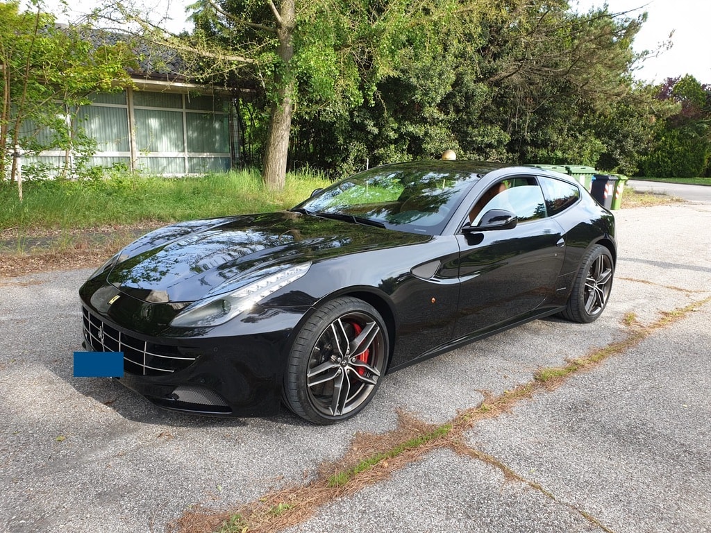 FERRARI FF