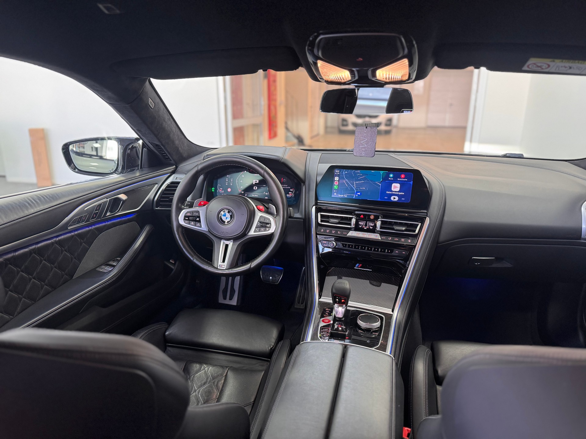 BMW M8 xDrive M Competition Steptronic Gran Coupé *Carbon / AST-Federn / Laserlicht / Softclose / Sitzklima / 360 Kamera*-image-15