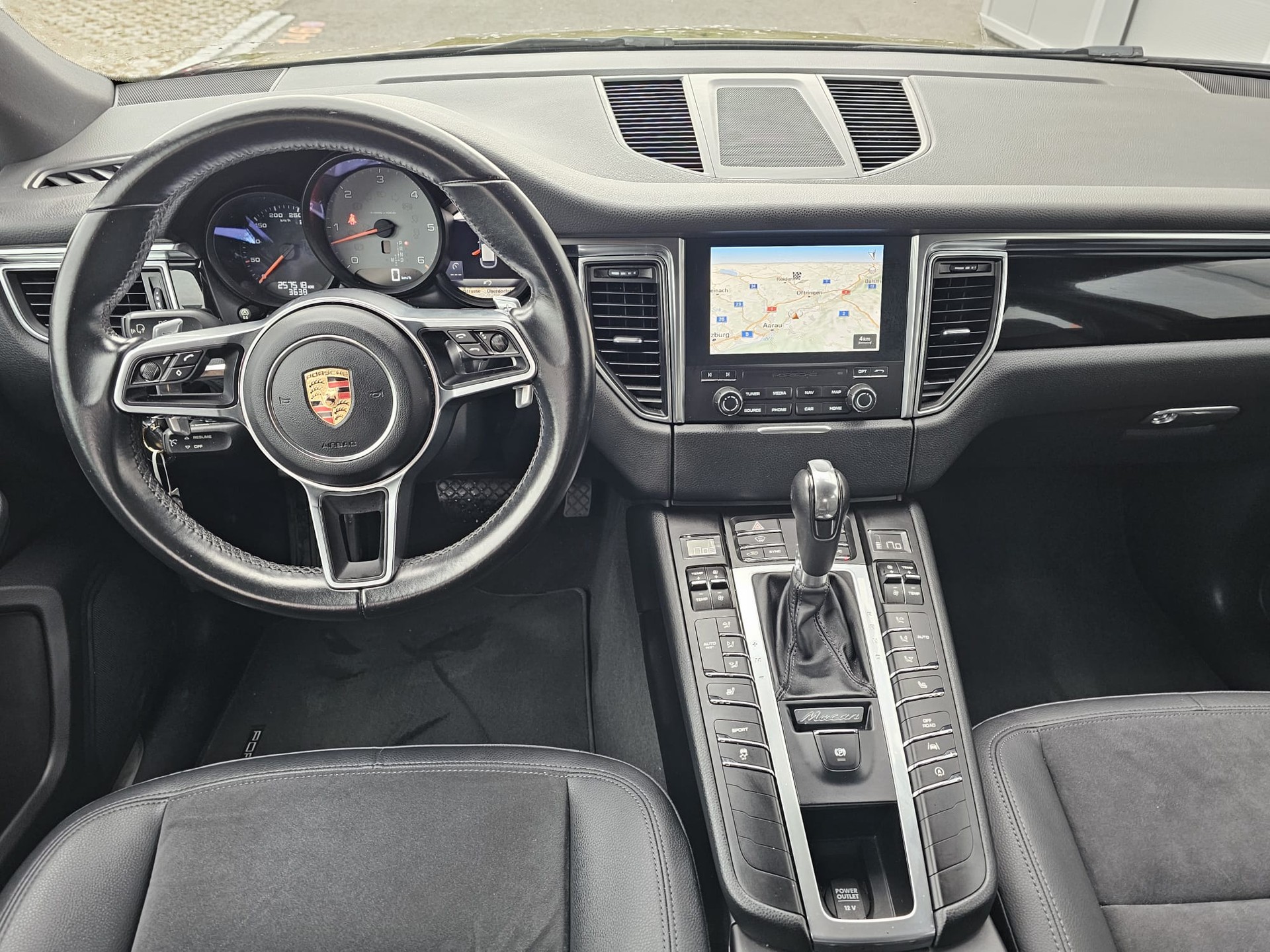 PORSCHE Macan S Diesel PDK-image-12