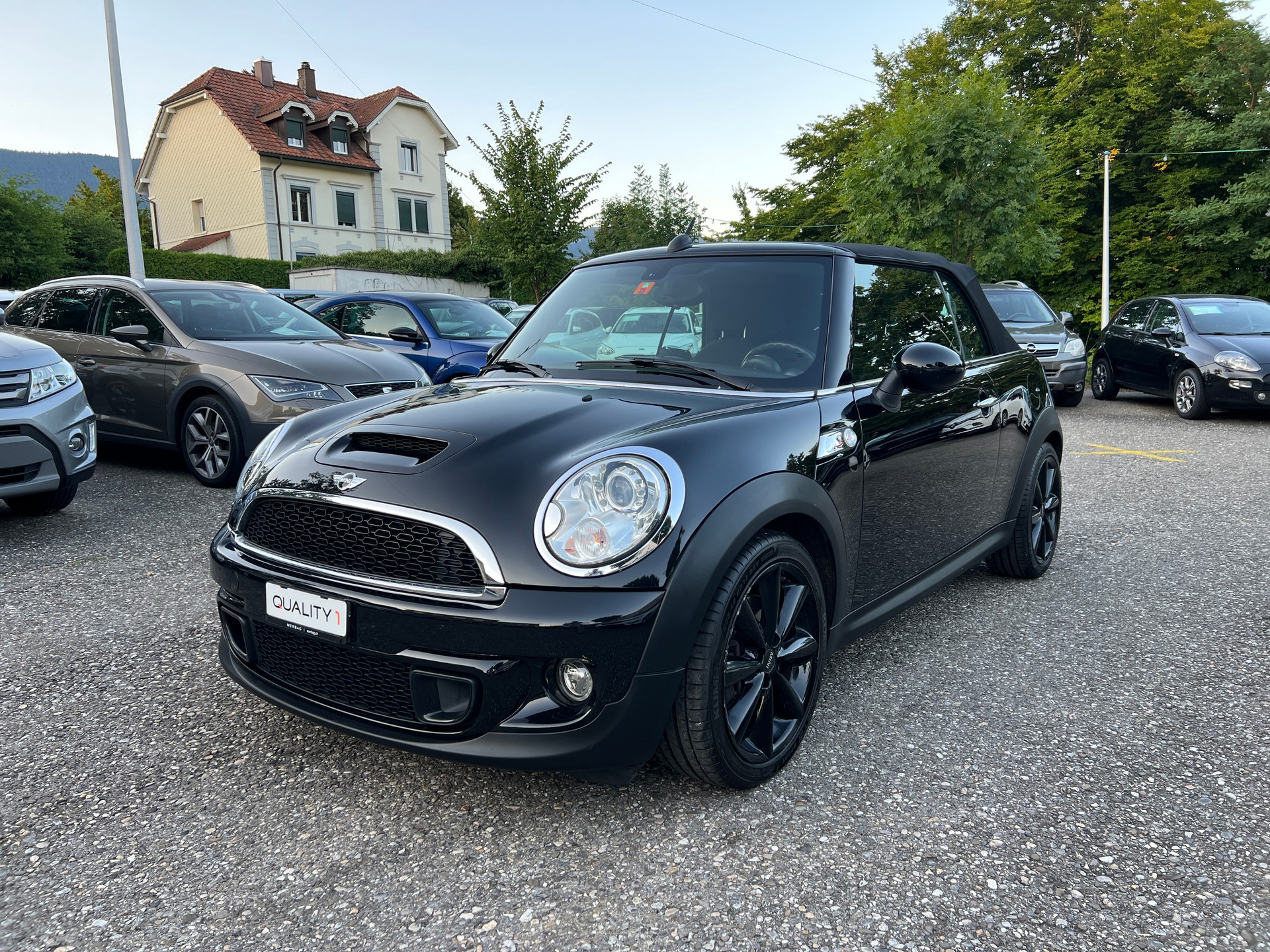 MINI Cooper S Cabriolet-image-2