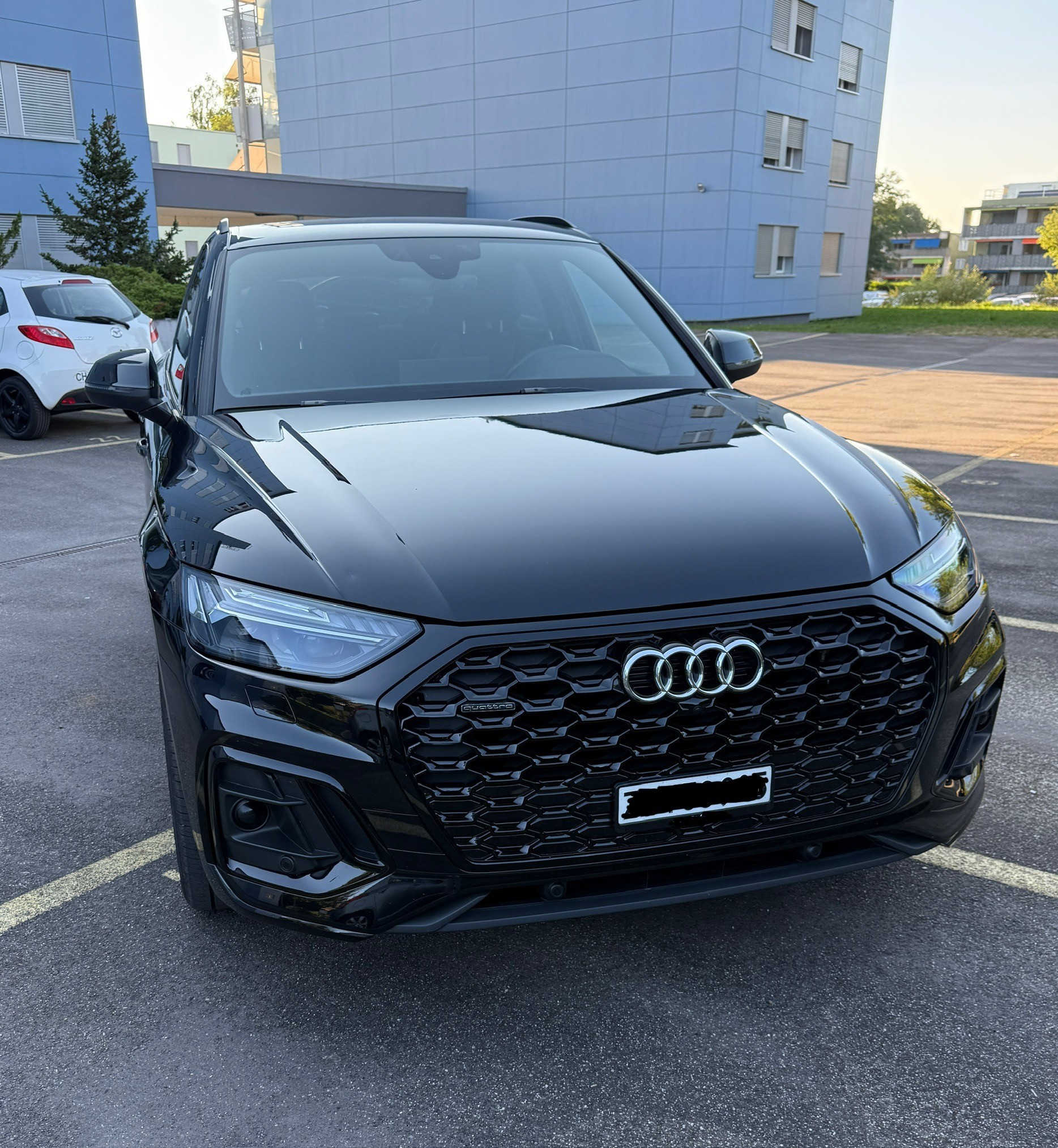 AUDI Q5 Sportback 40 TDI S line quattro S-tronic-image-2
