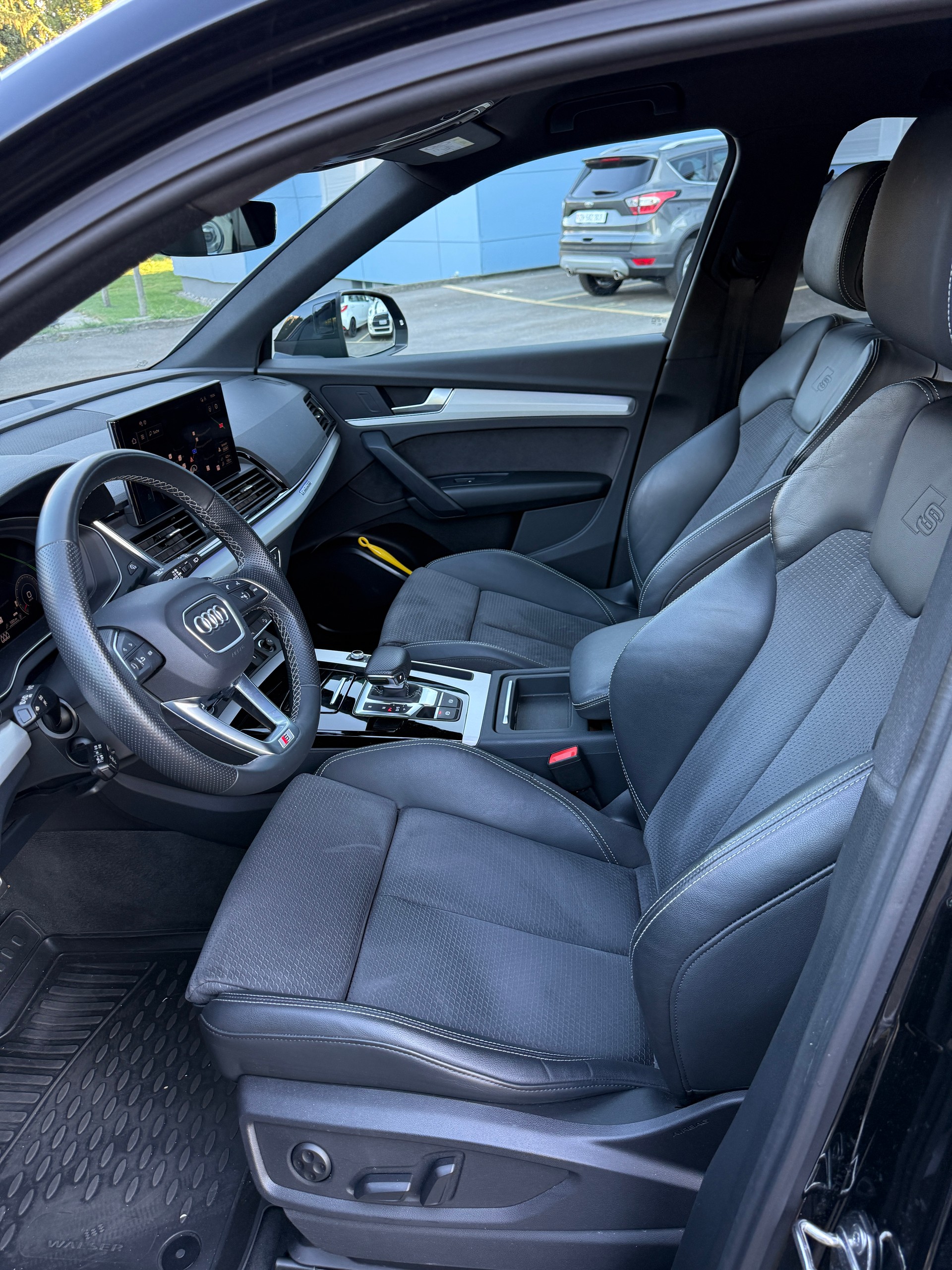AUDI Q5 Sportback 40 TDI S line quattro S-tronic-image-4