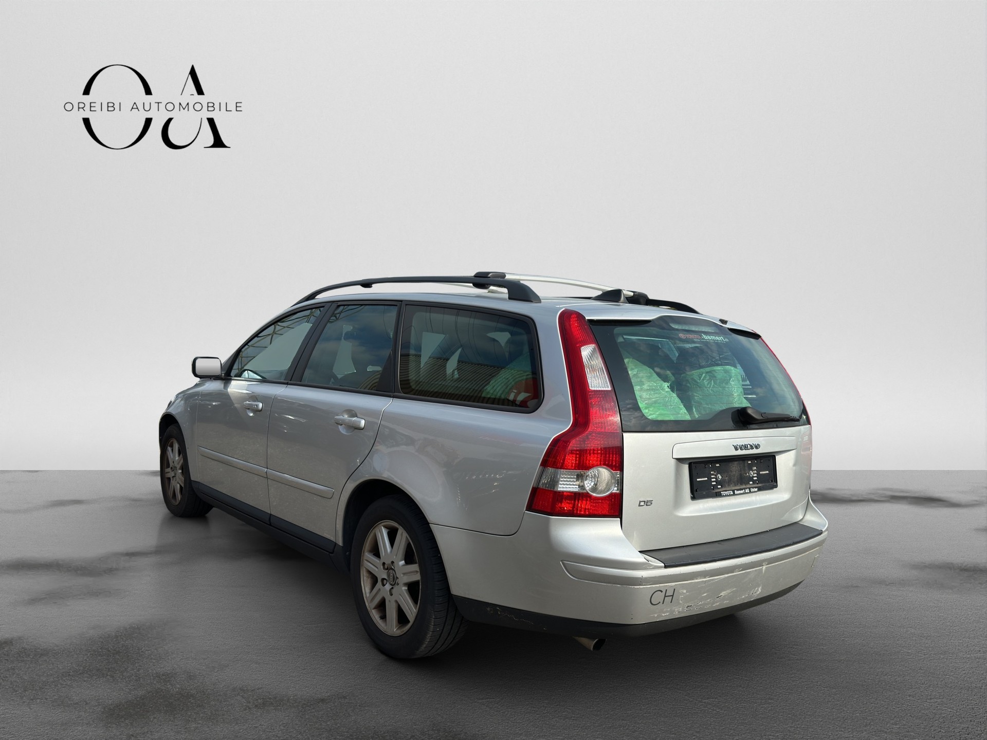 VOLVO V50 D5-image-3