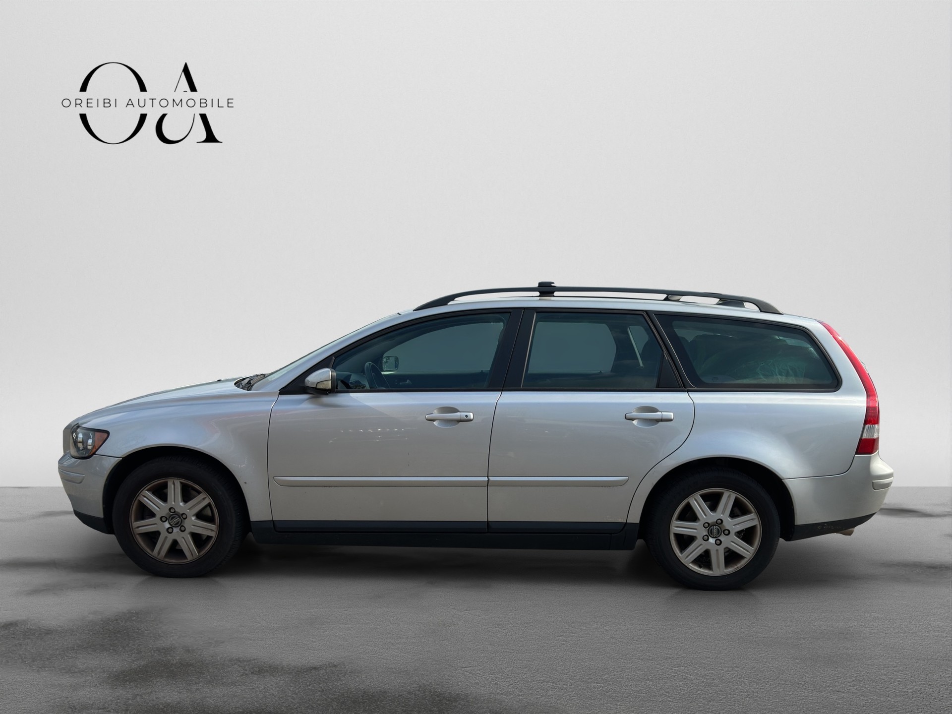 VOLVO V50 D5-image-2
