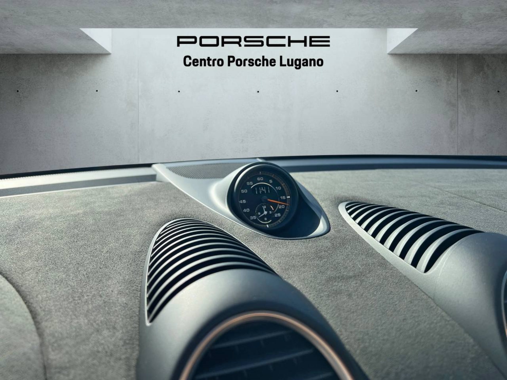 PORSCHE 718 Spyder RS-image-22