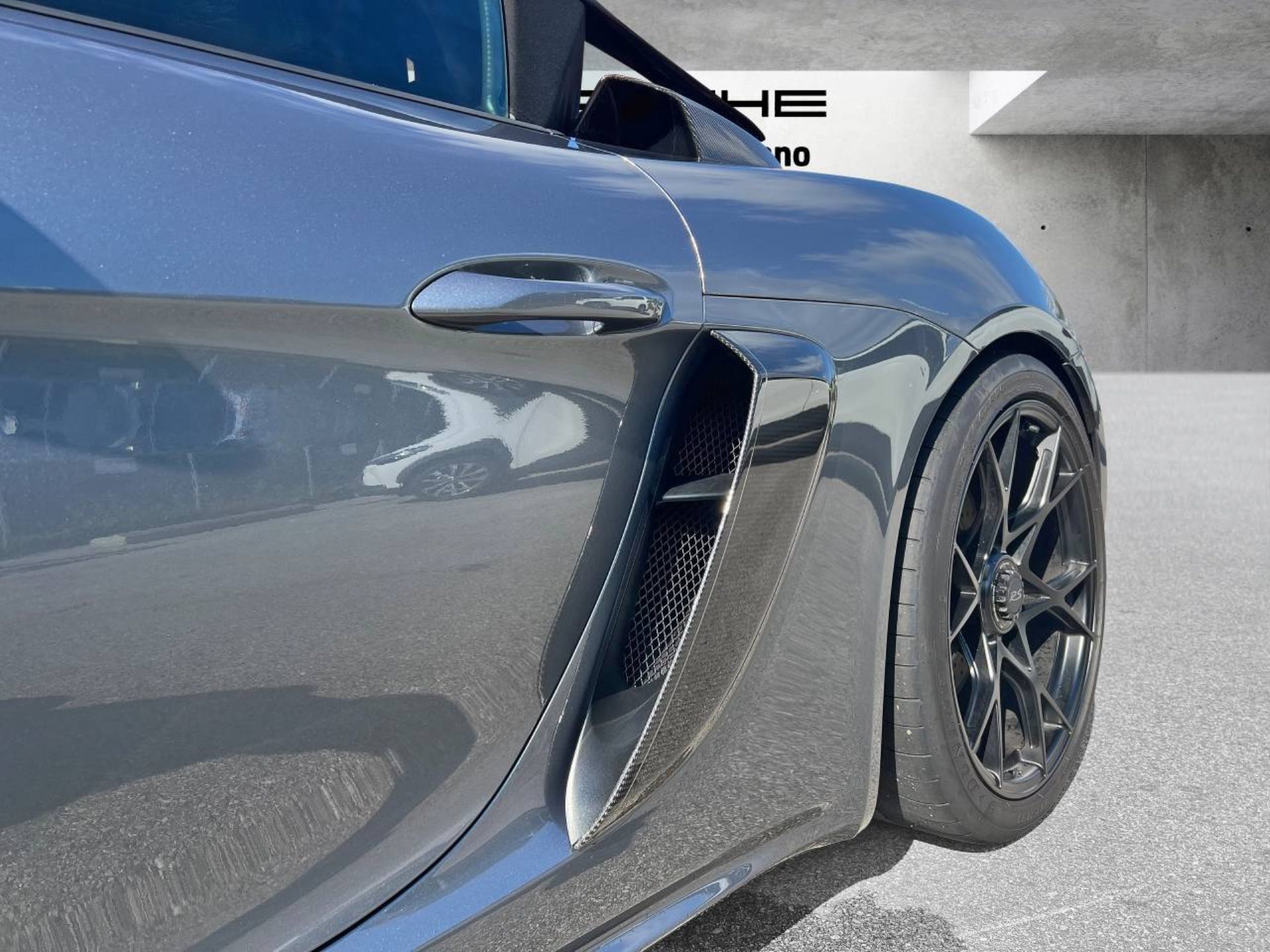 PORSCHE 718 Spyder RS-image-26