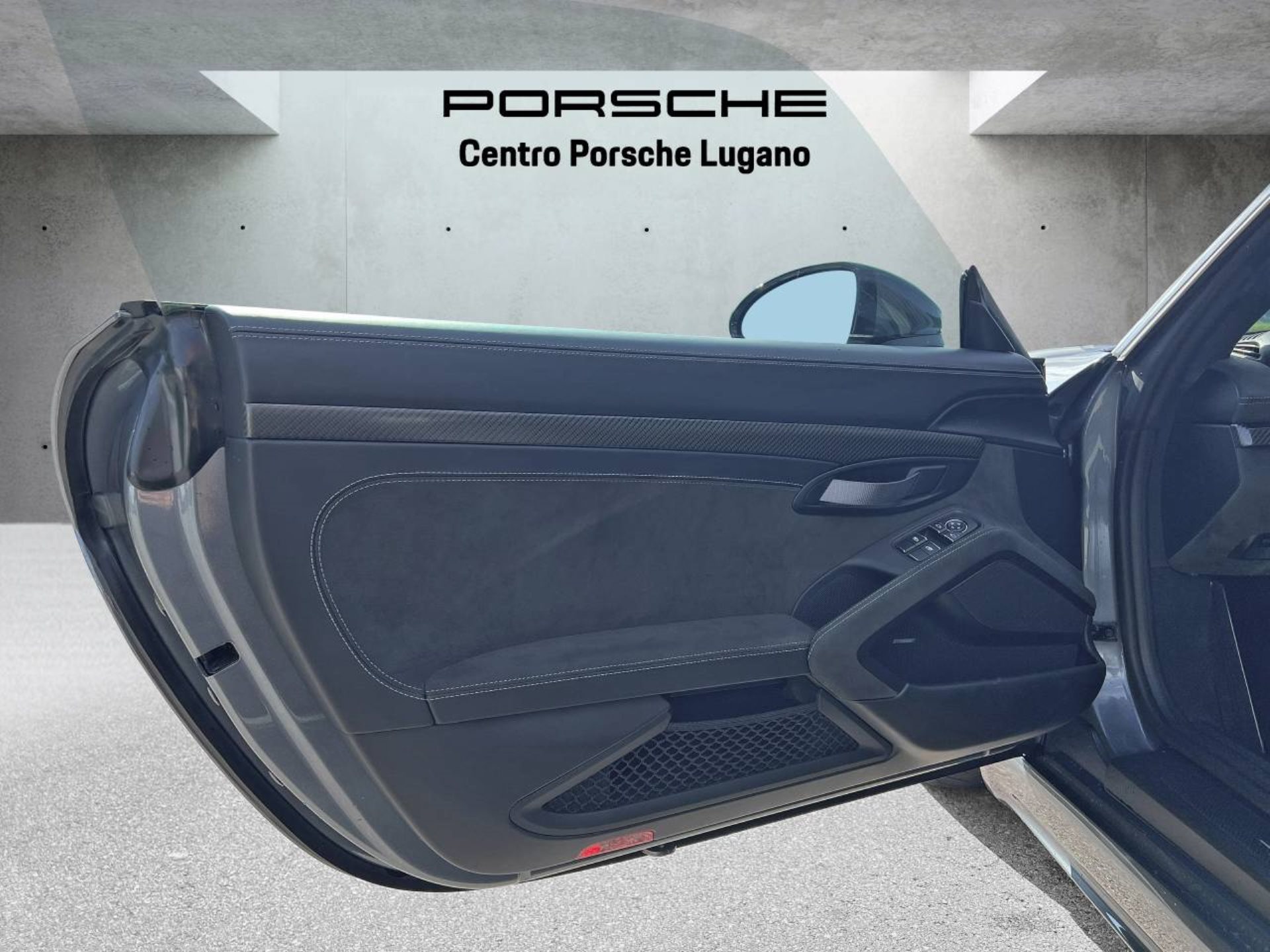 PORSCHE 718 Spyder RS-image-21
