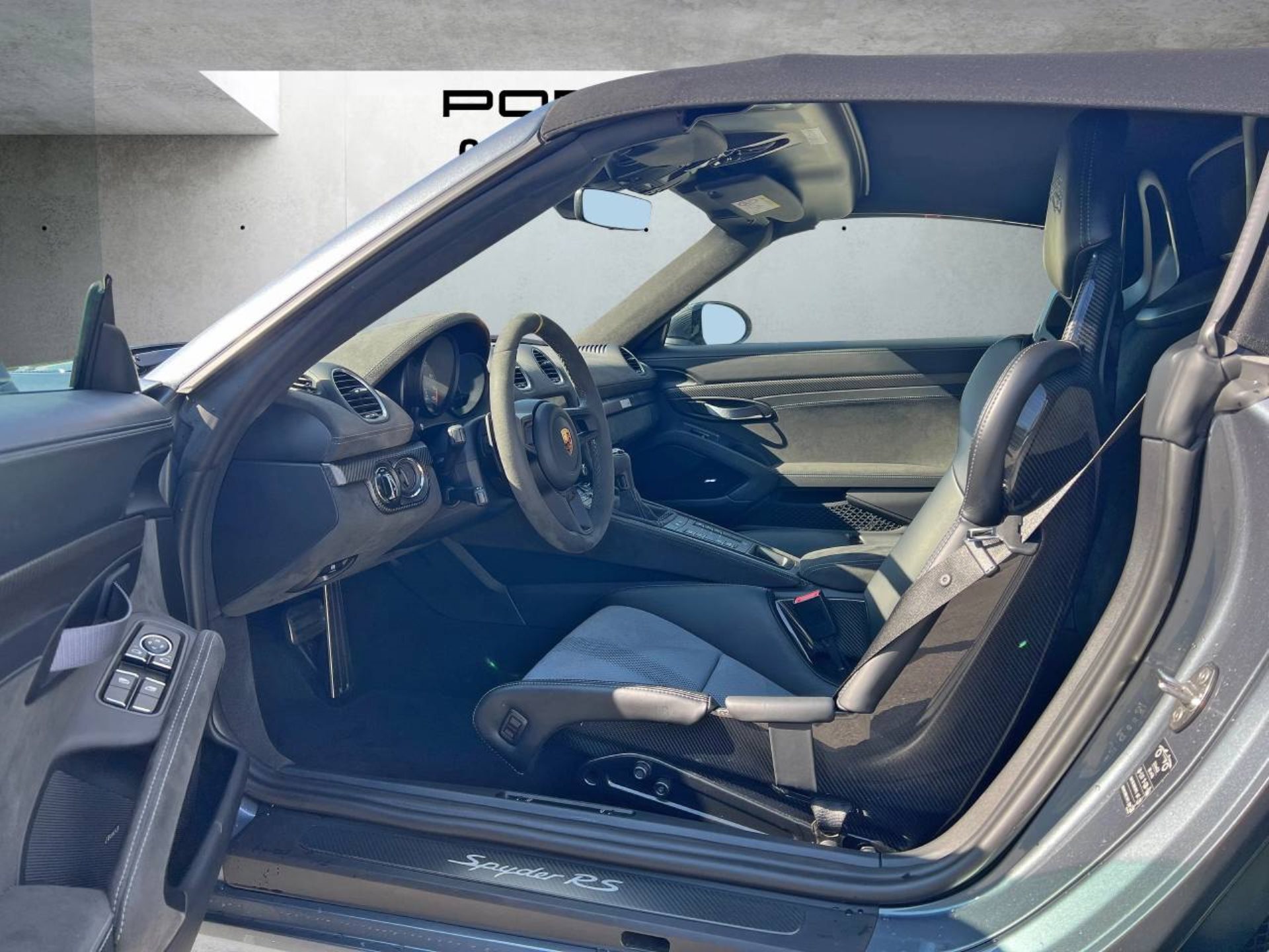 PORSCHE 718 Spyder RS-image-3