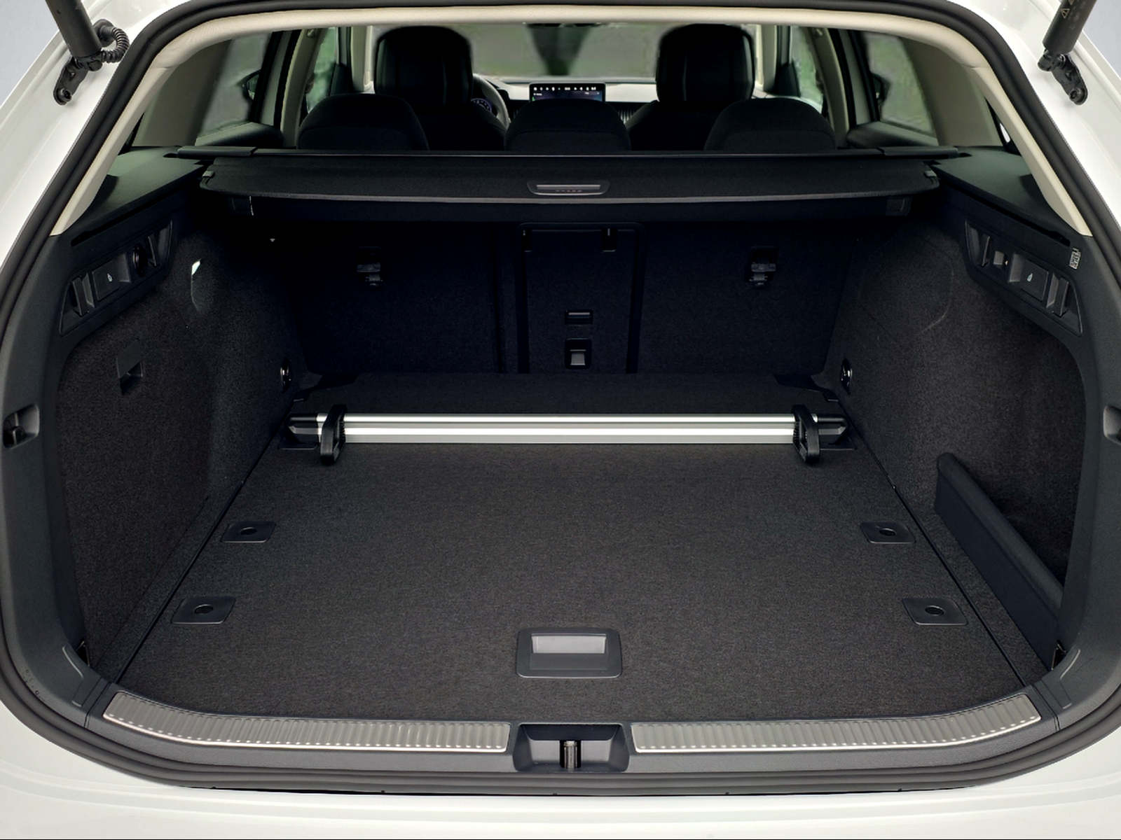 SKODA Superb Combi 2.0 TDi Selection 4x4 DSG-image-11