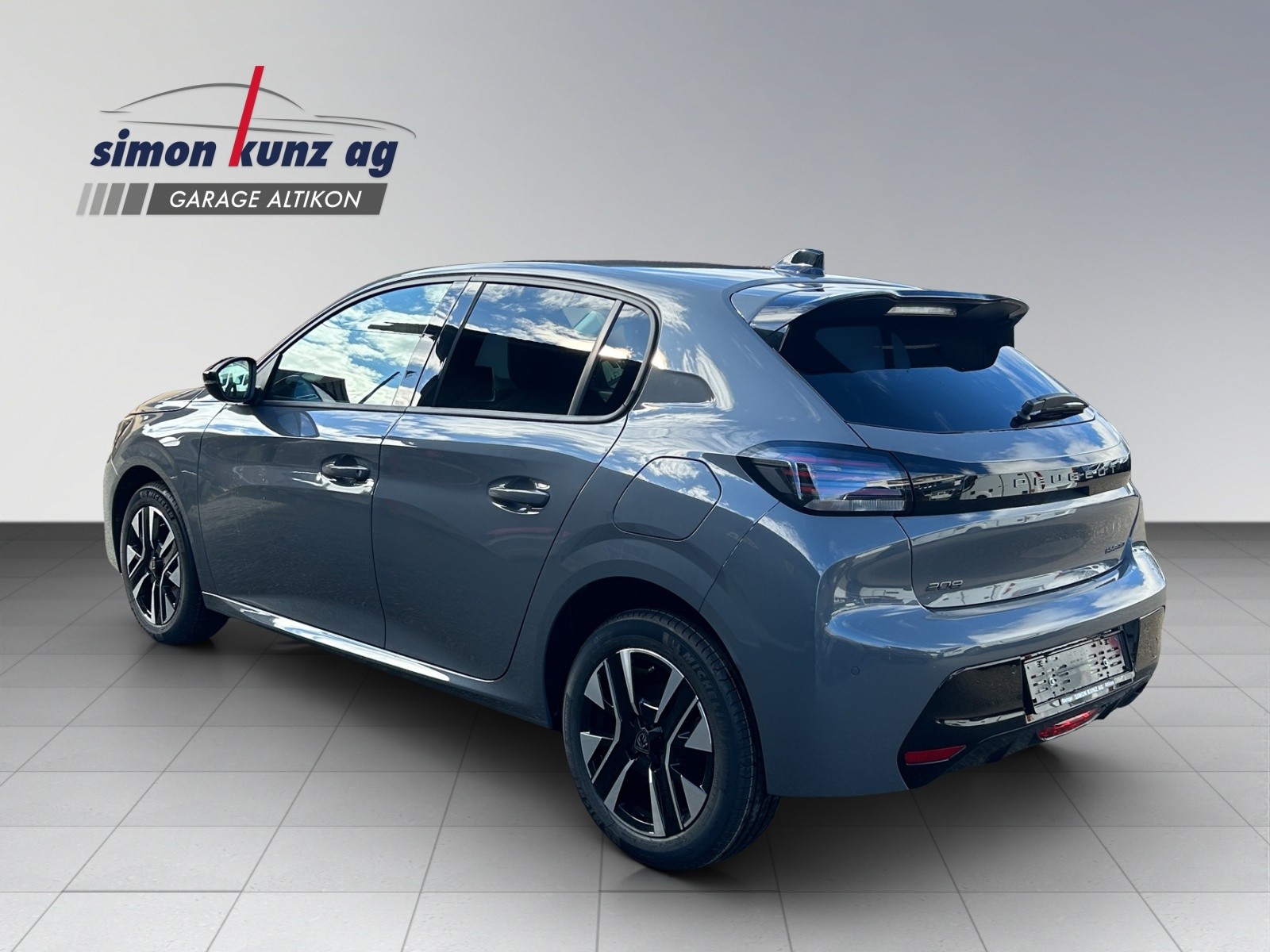 PEUGEOT 208 1.2 Hybrid Allure Premium-image-3