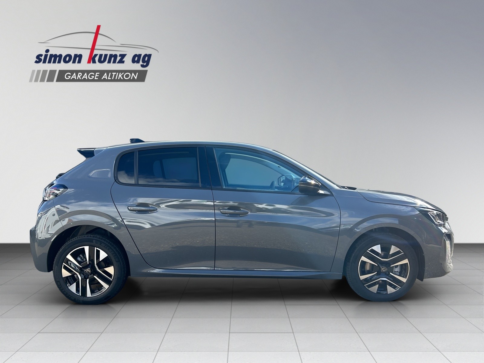PEUGEOT 208 1.2 Hybrid Allure Premium-image-6