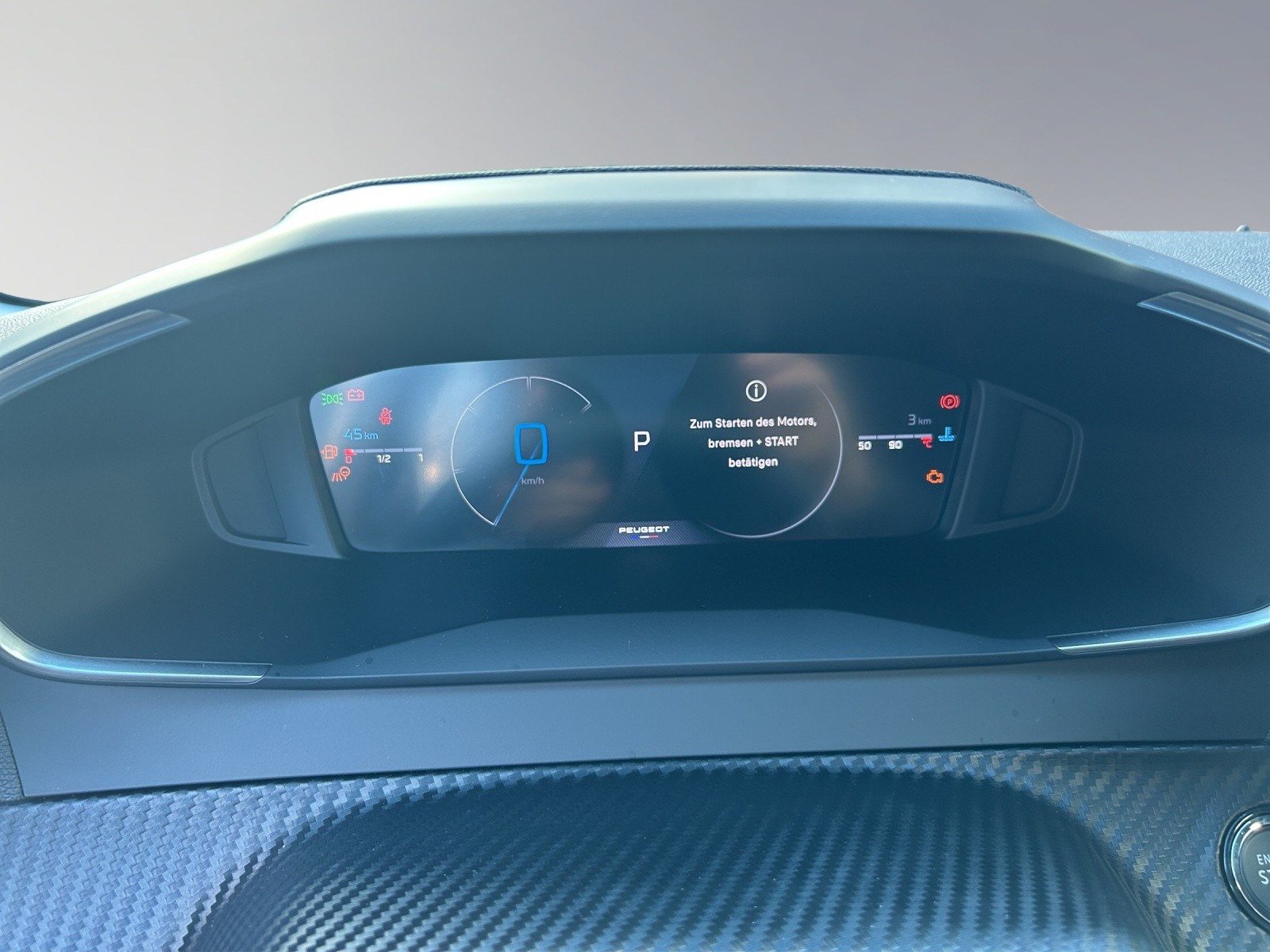 PEUGEOT 208 1.2 Hybrid Allure Premium-image-10