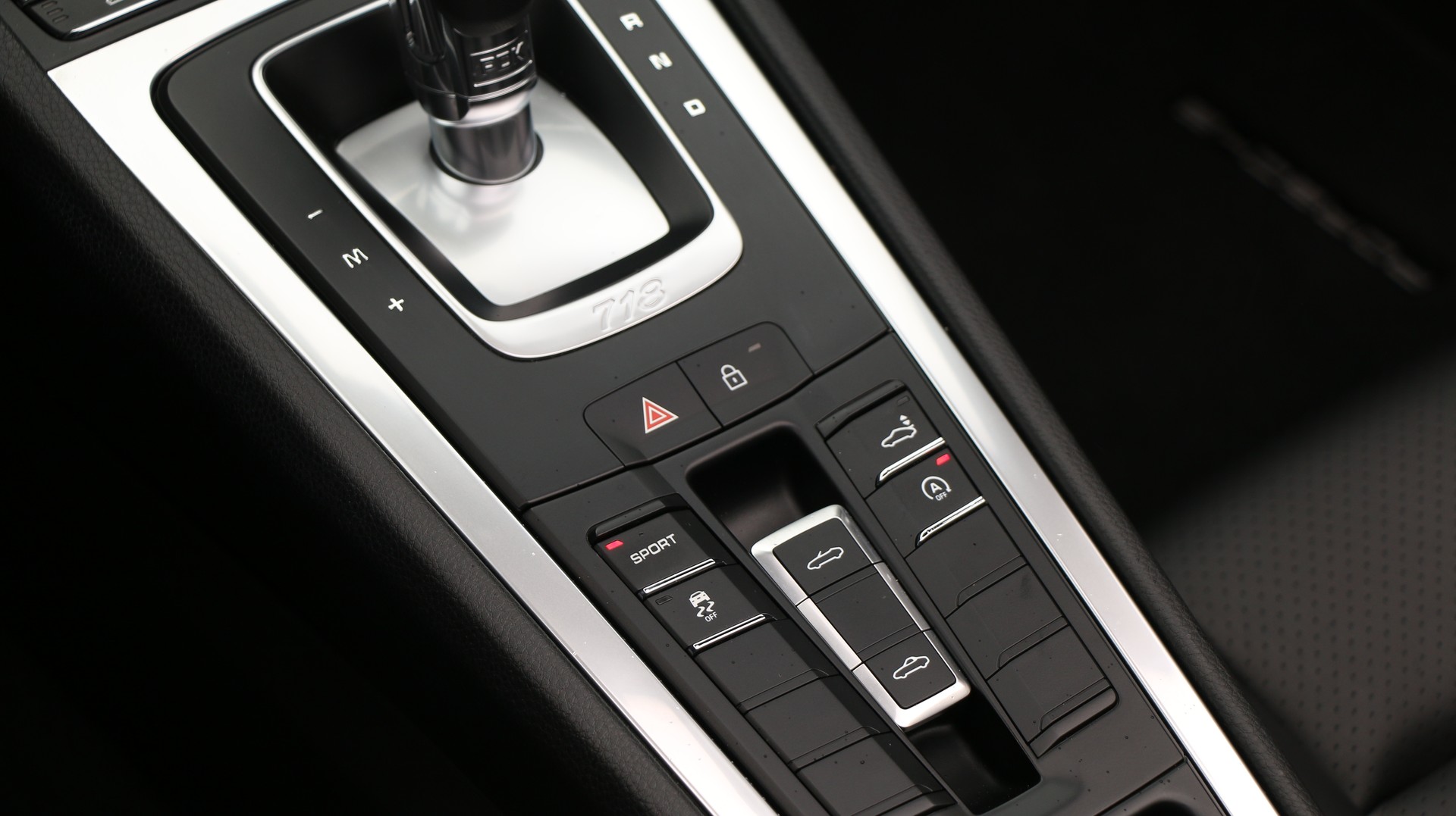 PORSCHE 718 Boxster 2.0 PDK-image-10