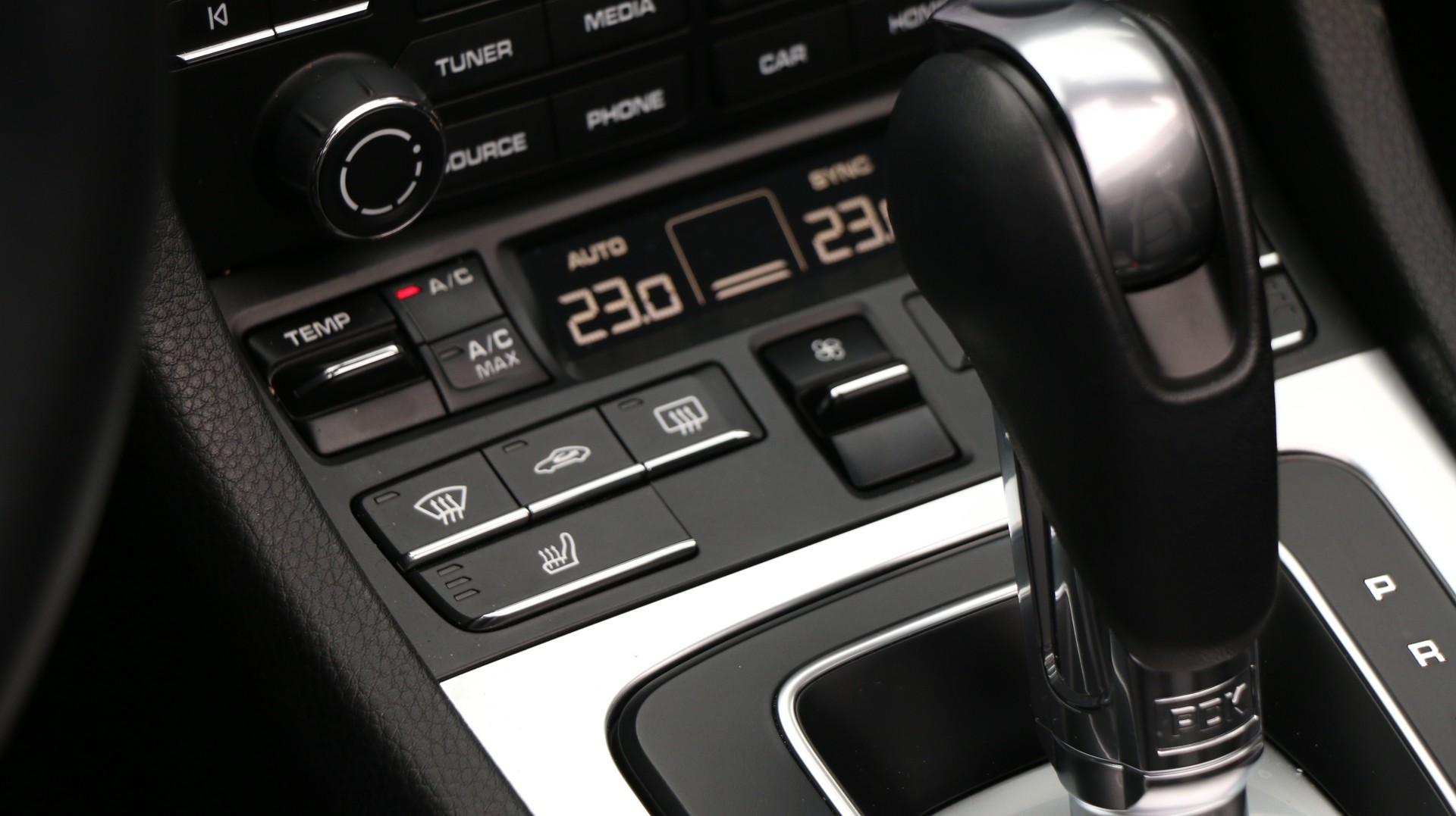 PORSCHE 718 Boxster 2.0 PDK-image-11