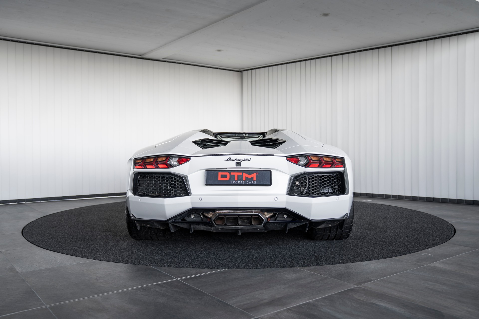 LAMBORGHINI Aventador LP700-4 Roadster E-Gear-image-5