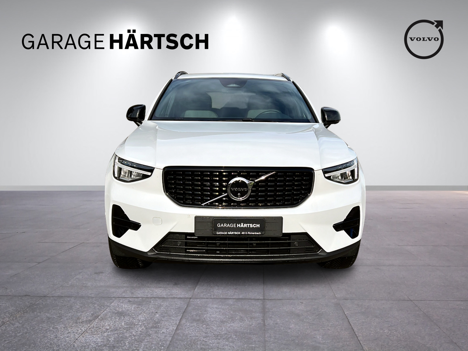 VOLVO XC40 2.0 B3 MH Plus Dark-image-9
