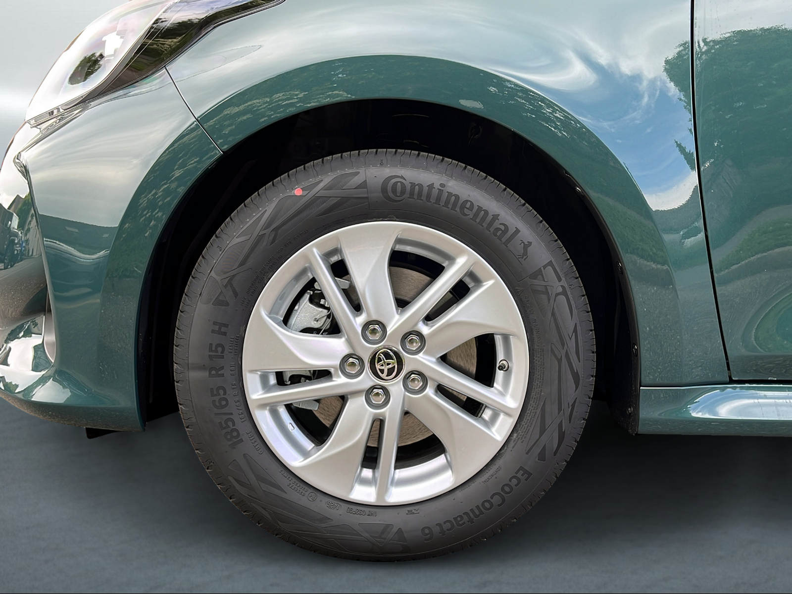 TOYOTA Yaris 1.5 Comfort e-CVT-image-4
