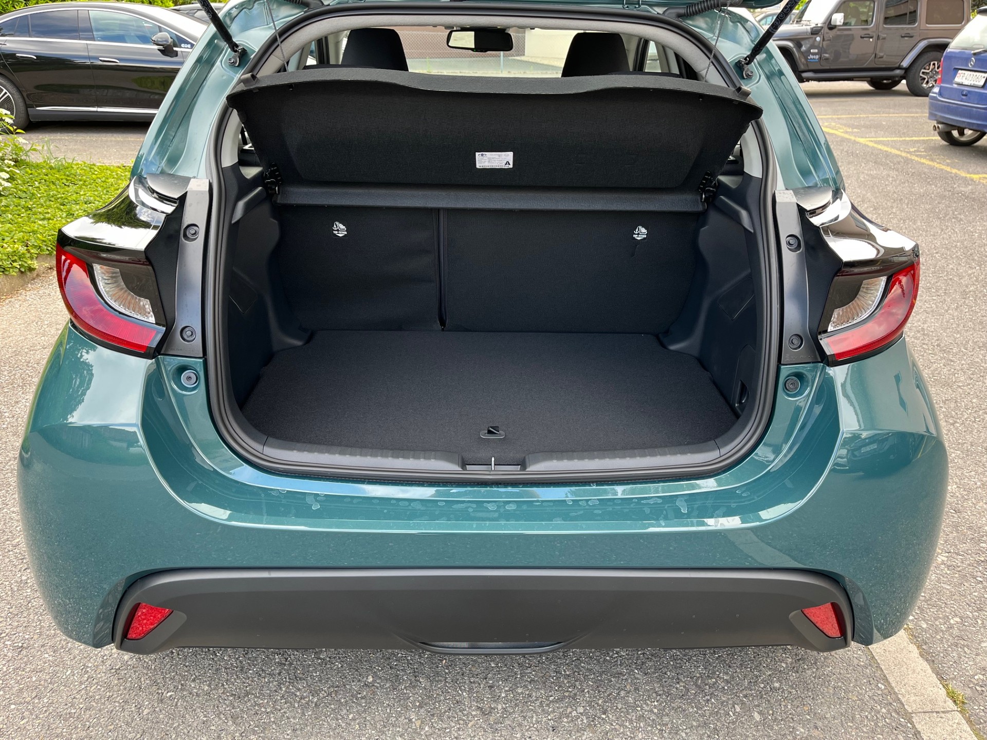 TOYOTA Yaris 1.5 Comfort e-CVT-image-16