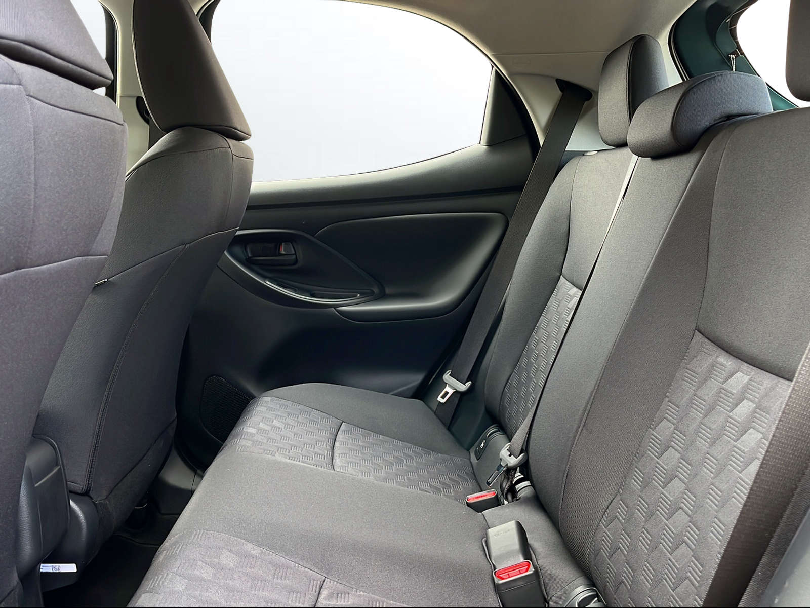 TOYOTA Yaris 1.5 Comfort e-CVT-image-8